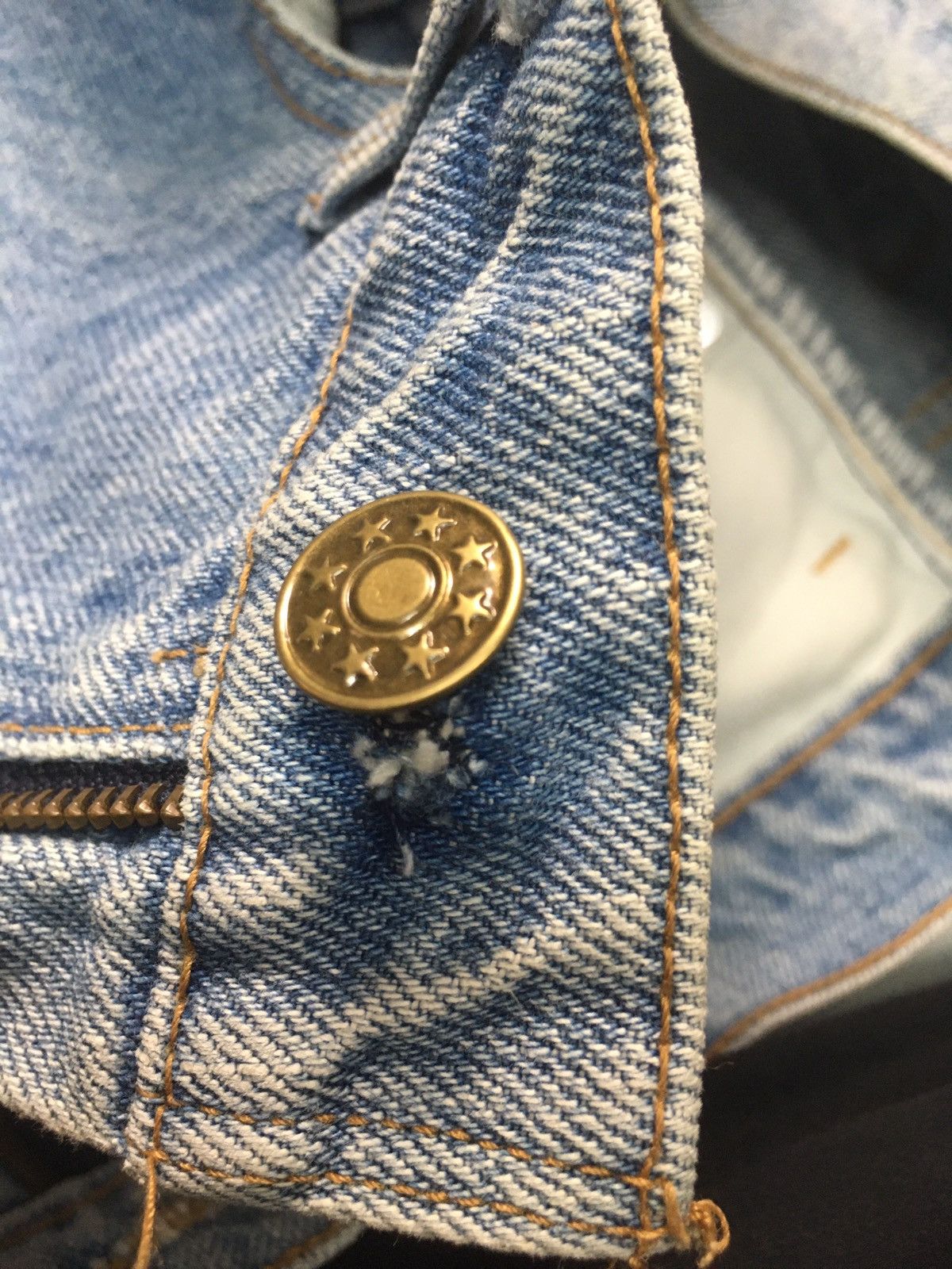 Levi's Vintage Clothing × Vintage Vintage ‘90 Levi’s gray tab blue wash distressed denim Size US 31 - 15 Thumbnail