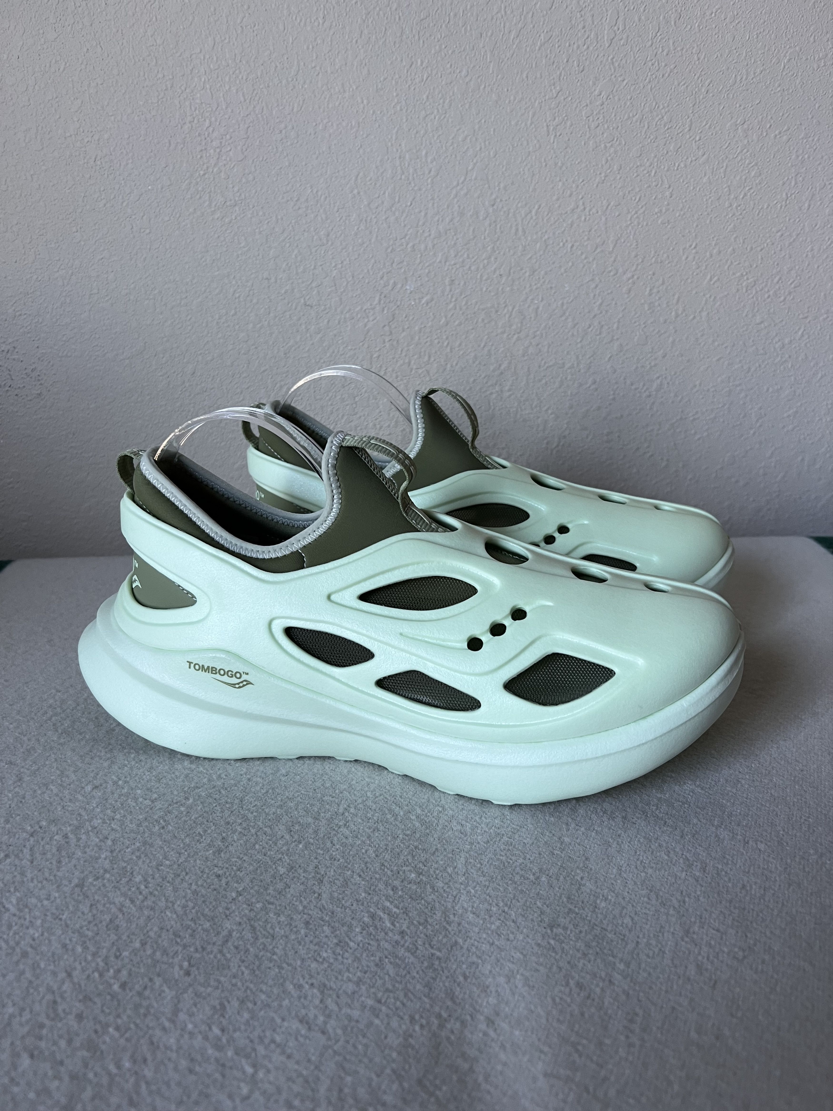 Saucony Saucony Tombogo F&F The Butterfly Glow in the Dark Size US 10 / EU 43 - 1 Thumbnail