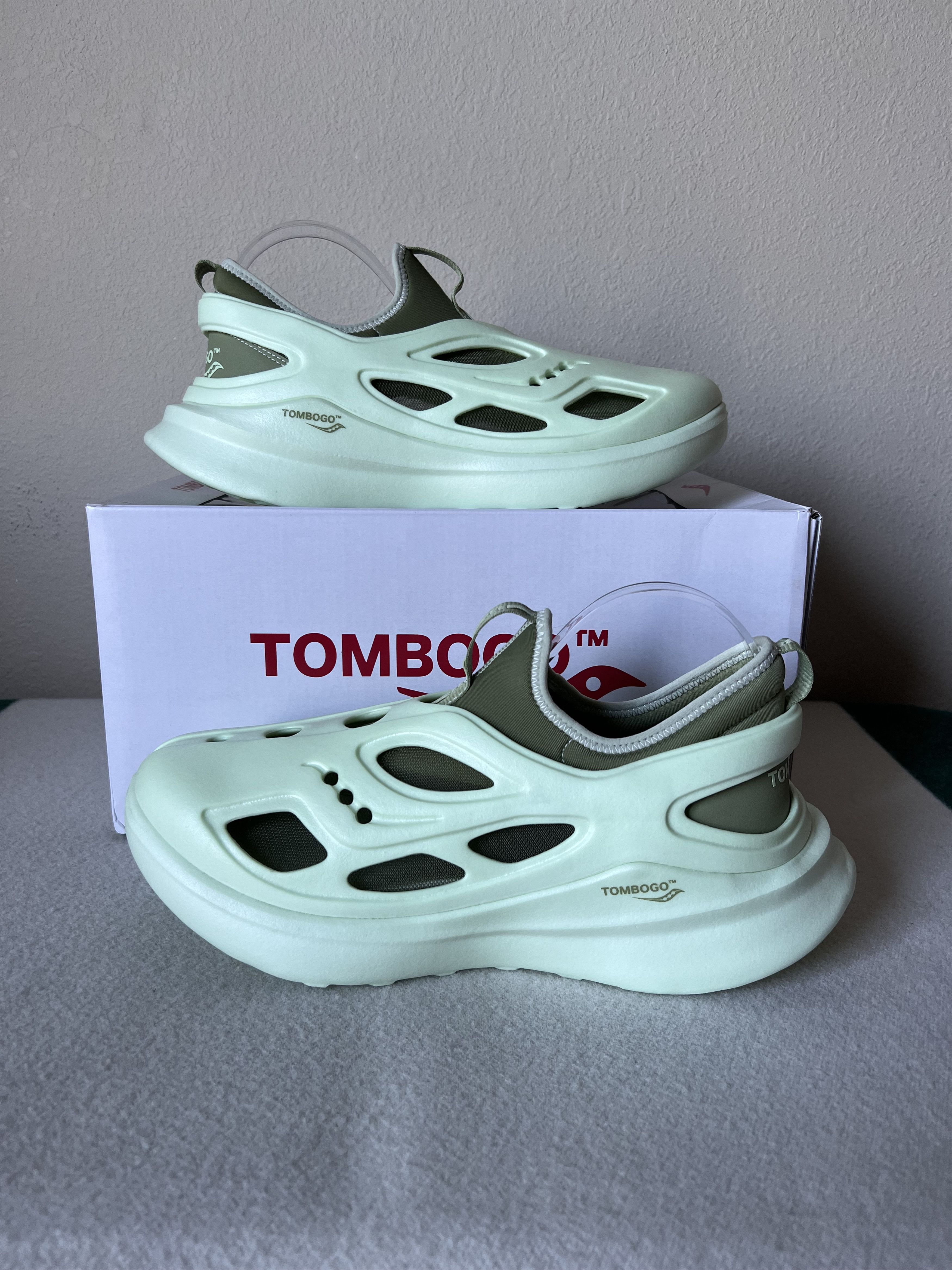 Saucony Saucony Tombogo F&F The Butterfly Glow in the Dark Size US 10 / EU 43 - 2 Thumbnail