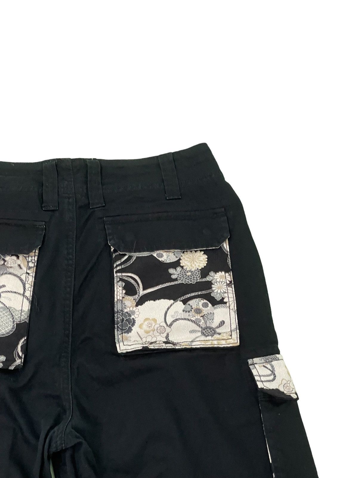 Japanese Brand Cargo Pant Drawstring Bottom Black Florals Regular 37🟦 Size US 33 - 19 Thumbnail