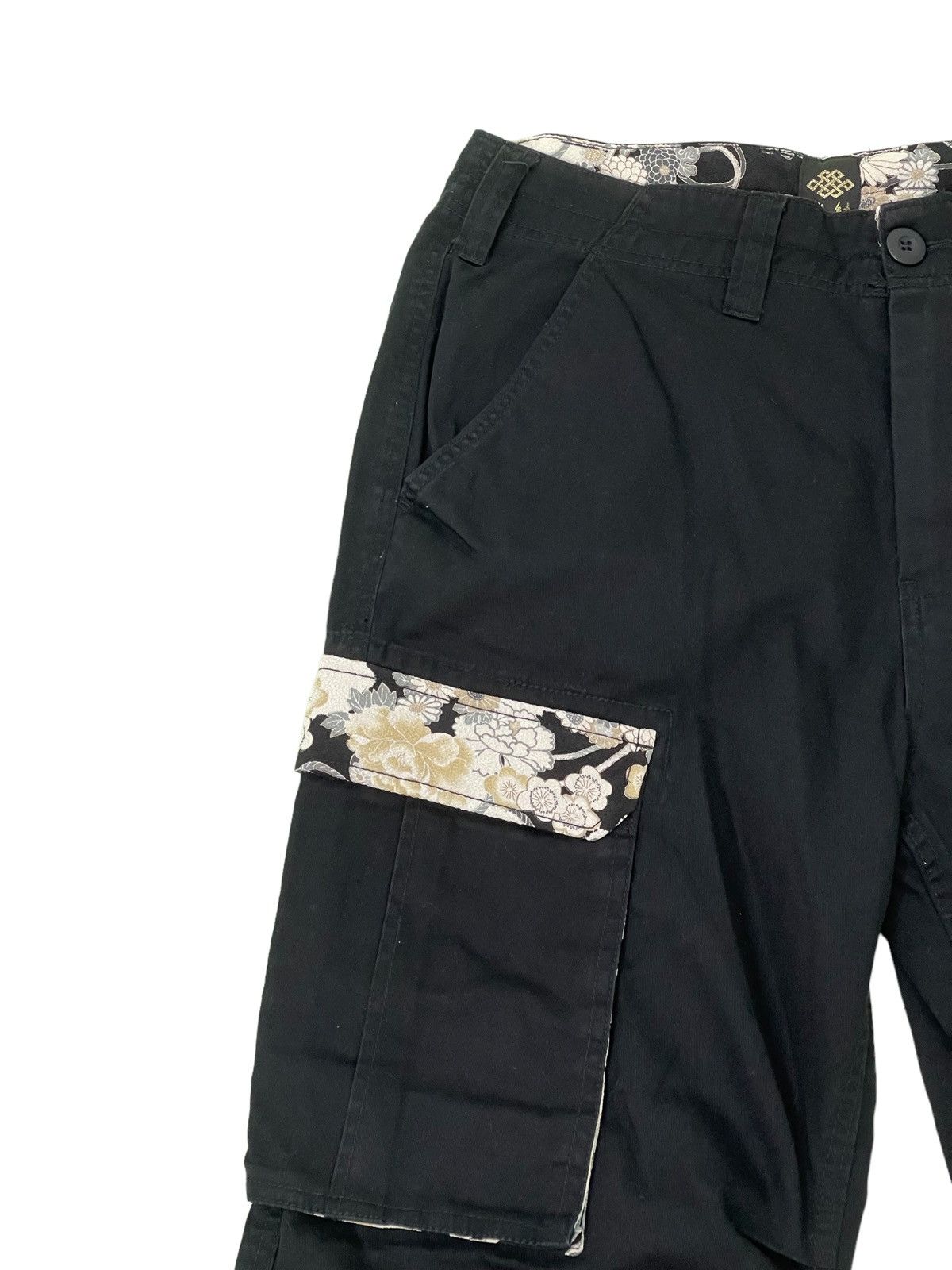Japanese Brand Cargo Pant Drawstring Bottom Black Florals Regular 37🟦 Size US 33 - 8 Thumbnail