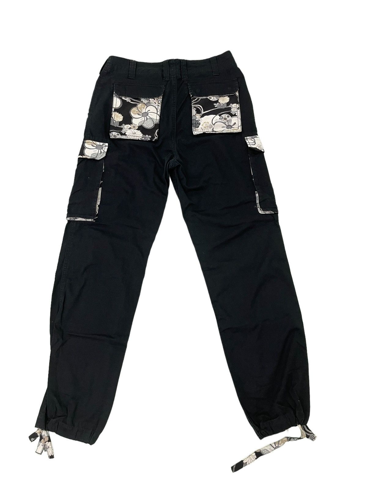 Japanese Brand Cargo Pant Drawstring Bottom Black Florals Regular 37🟦 Size US 33 - 11 Thumbnail