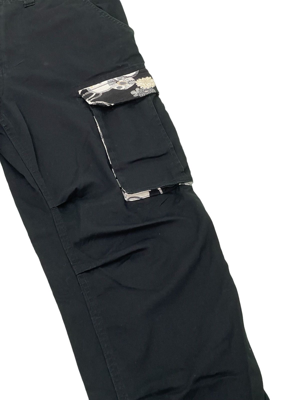 Japanese Brand Cargo Pant Drawstring Bottom Black Florals Regular 37🟦 Size US 33 - 7 Thumbnail