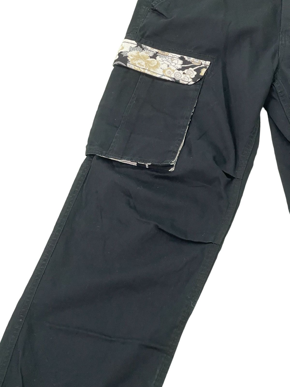 Japanese Brand Cargo Pant Drawstring Bottom Black Florals Regular 37🟦 Size US 33 - 6 Thumbnail
