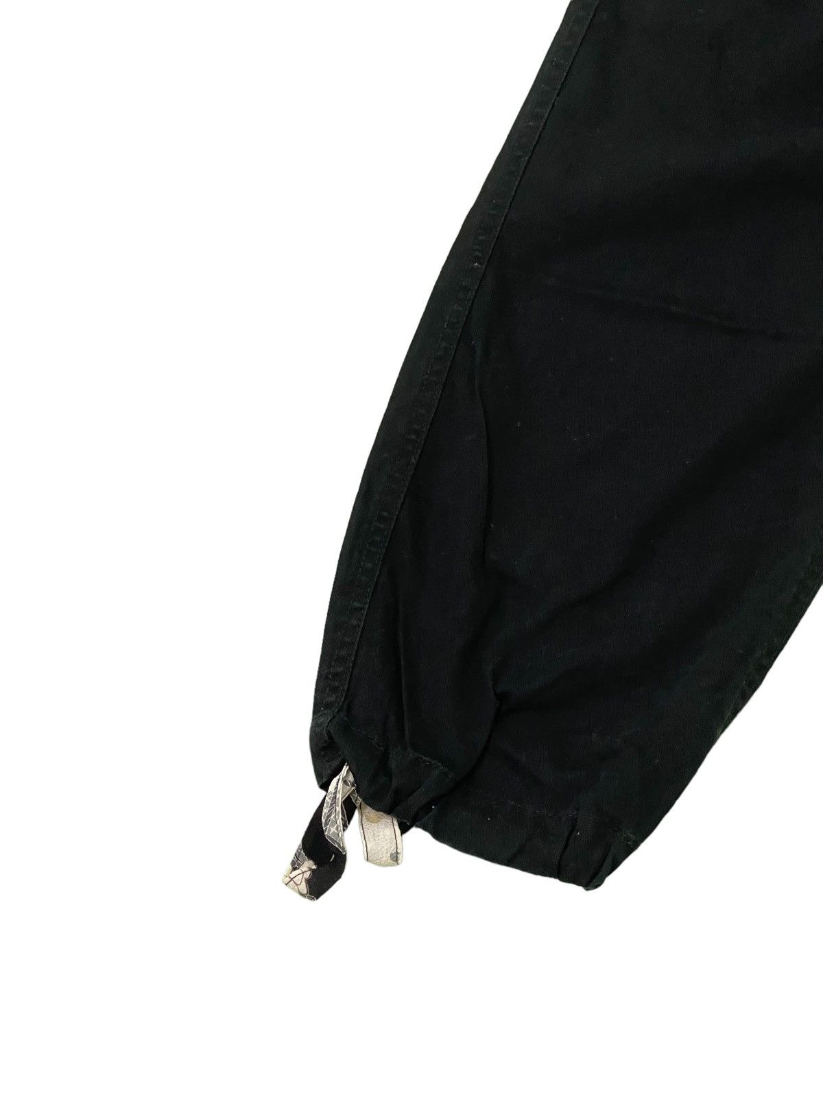 Japanese Brand Cargo Pant Drawstring Bottom Black Florals Regular 37🟦 Size US 33 - 5 Thumbnail