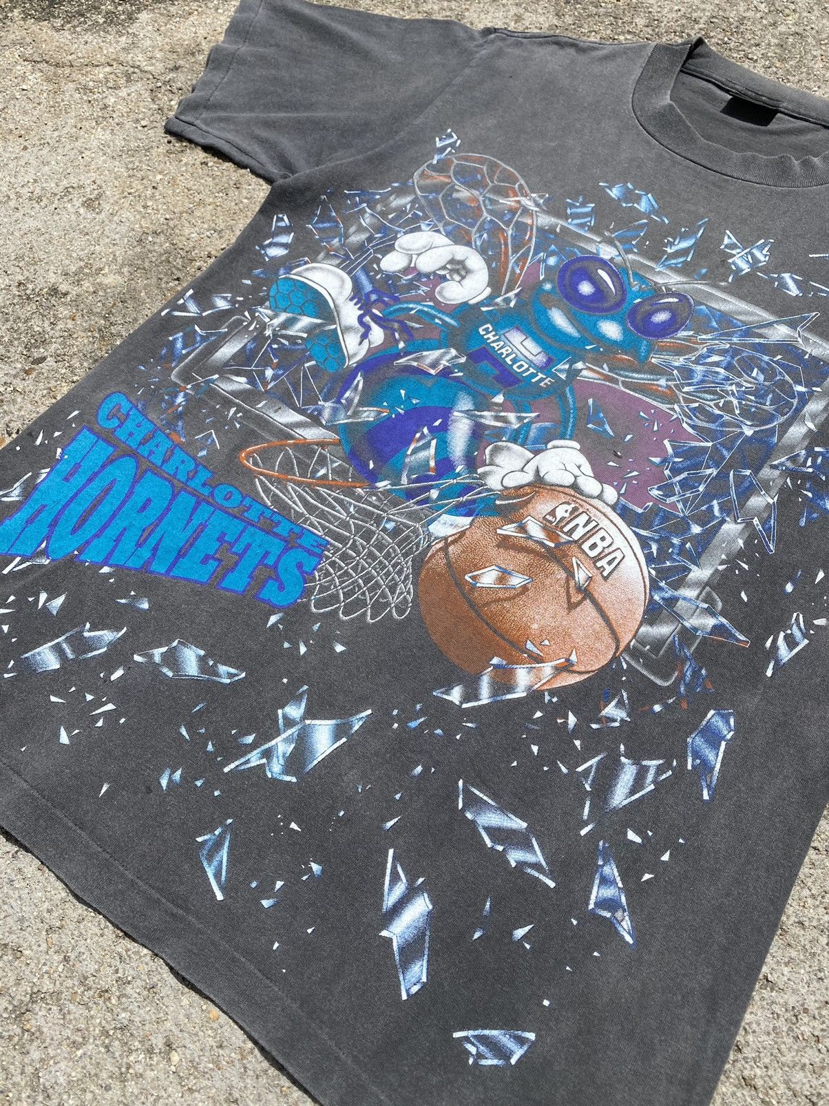 NBA 🔥Vintage OVP 1992 NBA CHARLOTTE HORNETS Single Stitch Tee Size US L / EU 52-54 / 3 - 2 Thumbnail