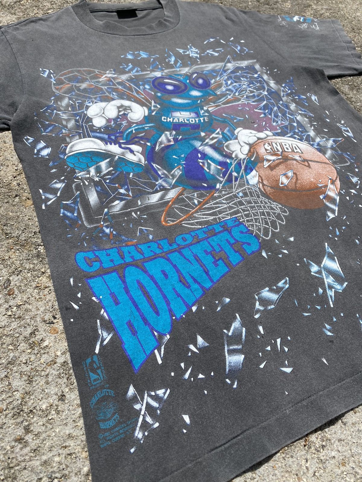 NBA 🔥Vintage OVP 1992 NBA CHARLOTTE HORNETS Single Stitch Tee Size US L / EU 52-54 / 3 - 3 Thumbnail
