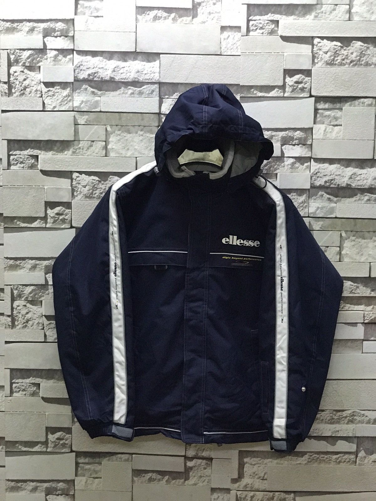 image of Ellesse Hooded Ski Jacket / Winter Jacket in Bark Blue, Men's (Size Large)