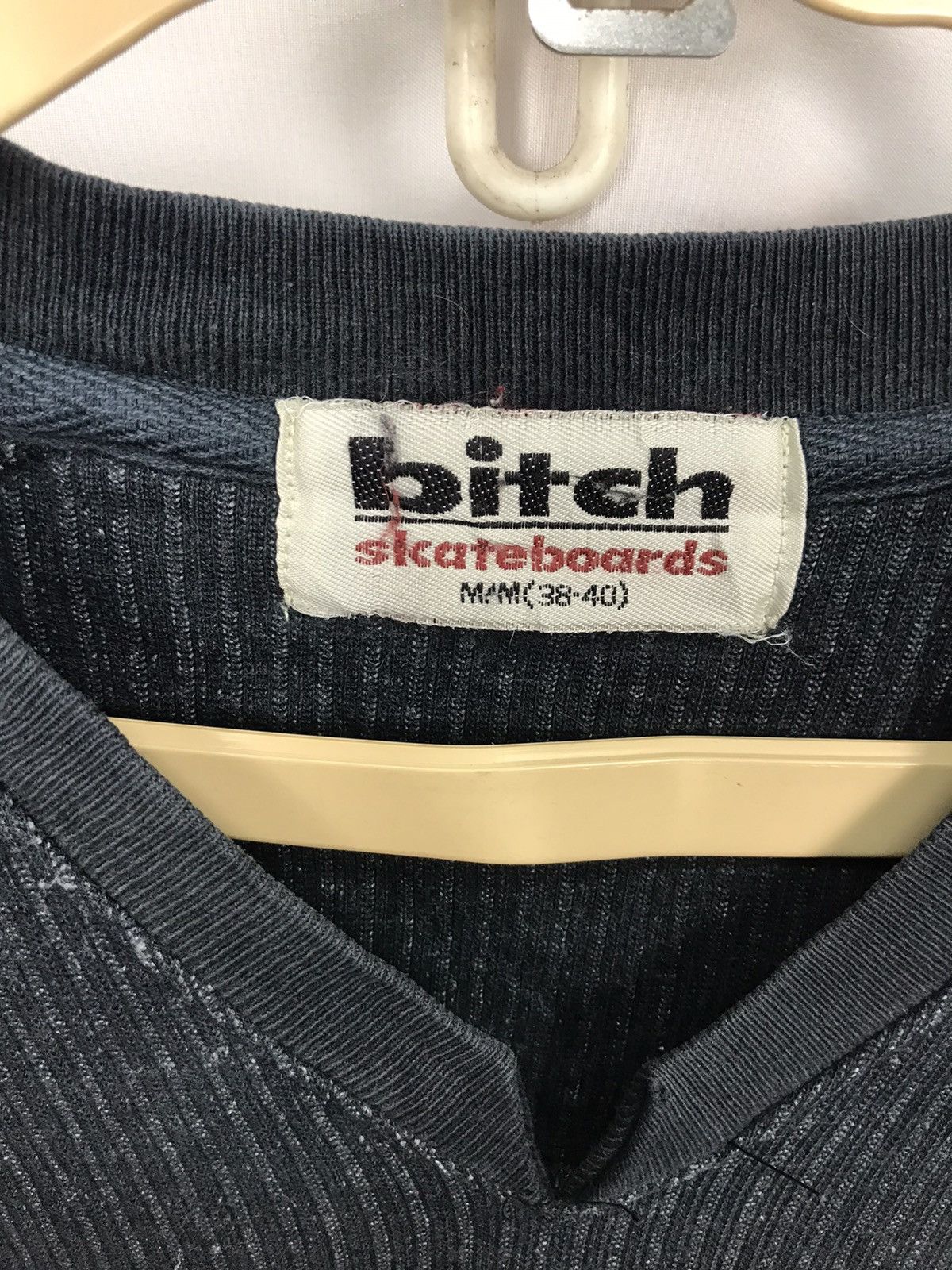 Japanese Brand × Shorty's Skateboards Bitch skateboard vneck sweatshirt Size US M / EU 48-50 / 2 - 3 Thumbnail