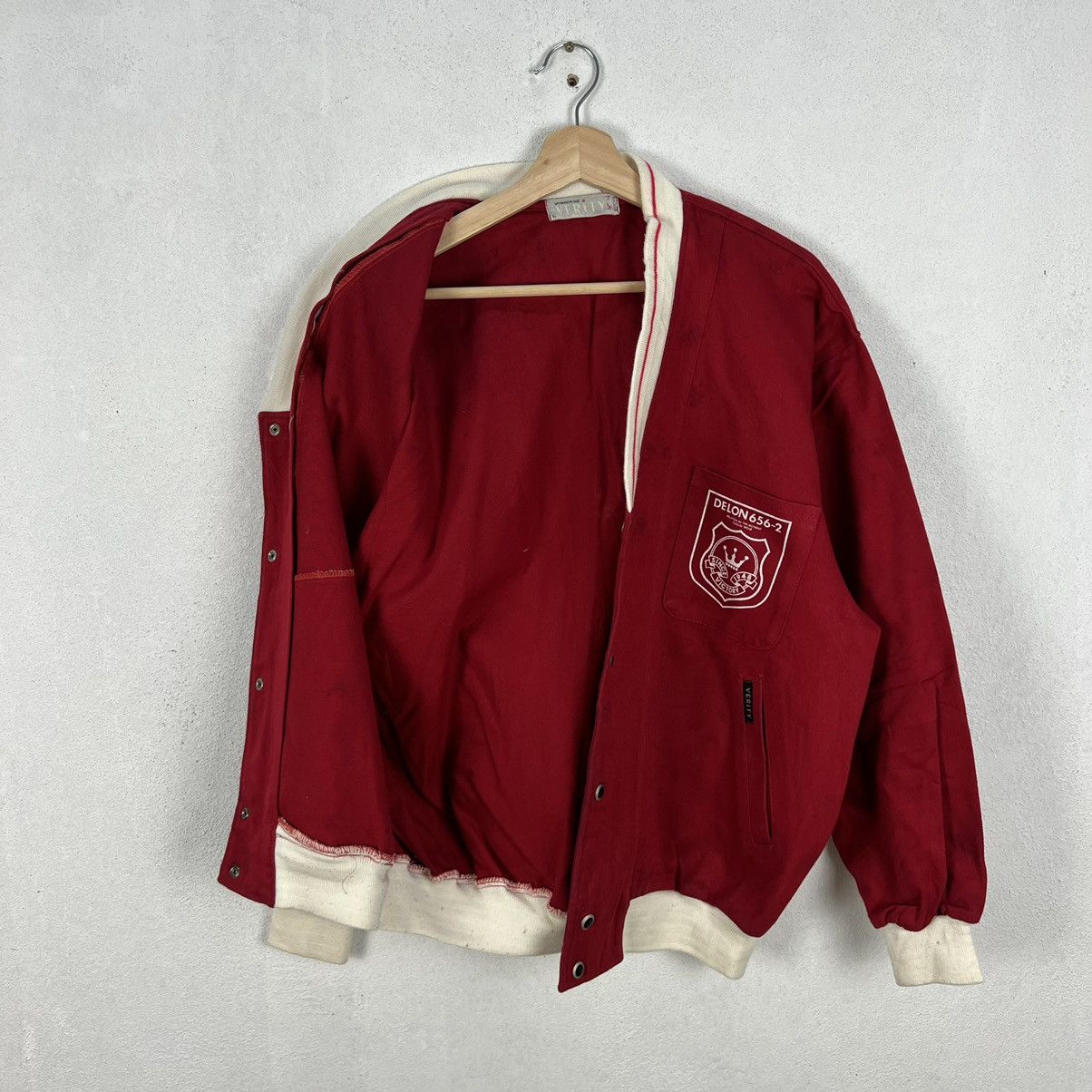 Japanese Brand VINTAGE VERITY CARDIGAN BIG LOGO Size US L / EU 52-54 / 3 - 12 Thumbnail