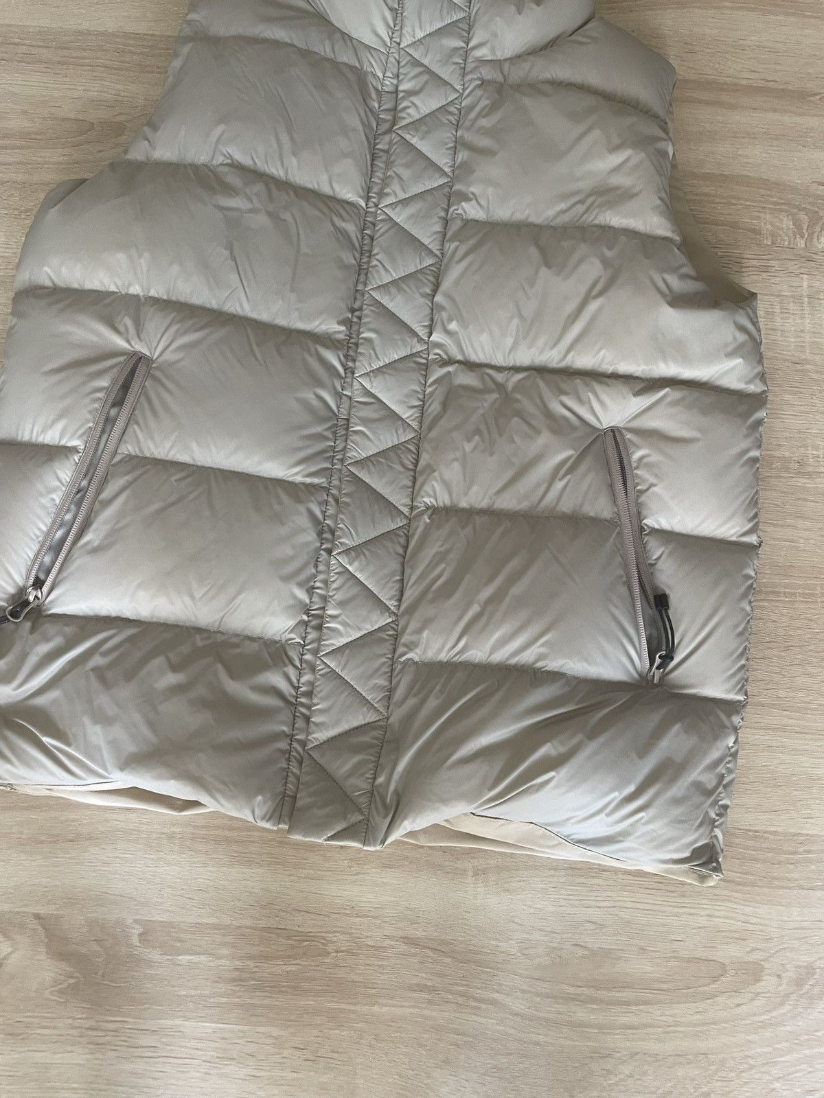 White Mountaineering White mountaineering x Taino reversible down vest M Size US M / EU 48-50 / 2 - 2 Thumbnail