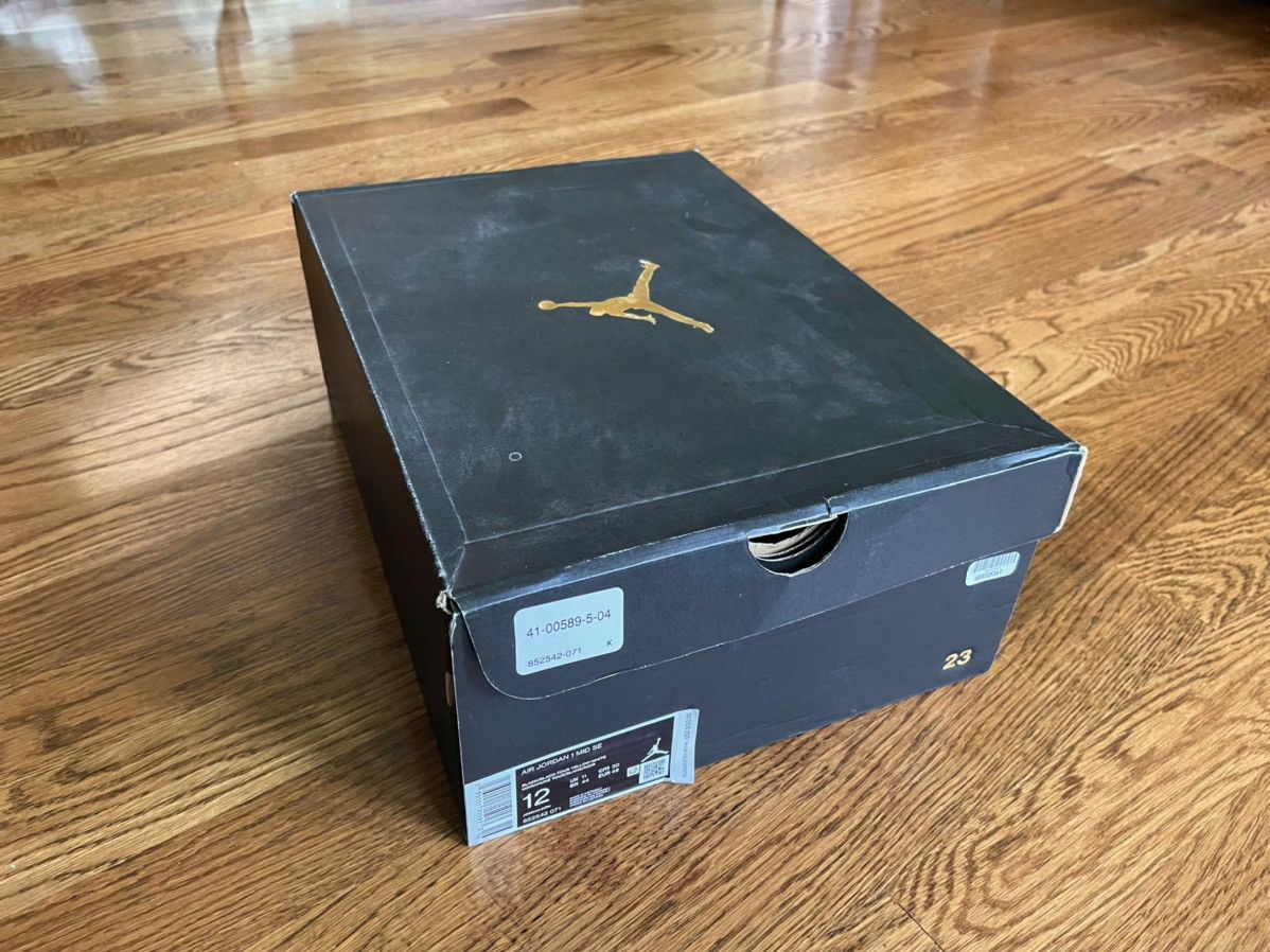 Jordan Brand Size 12 Air Jordan 1 Mid SE Yellow Toe SE OG Pollen Ochre Size US 8.5 / EU 41-42 - 5 Thumbnail