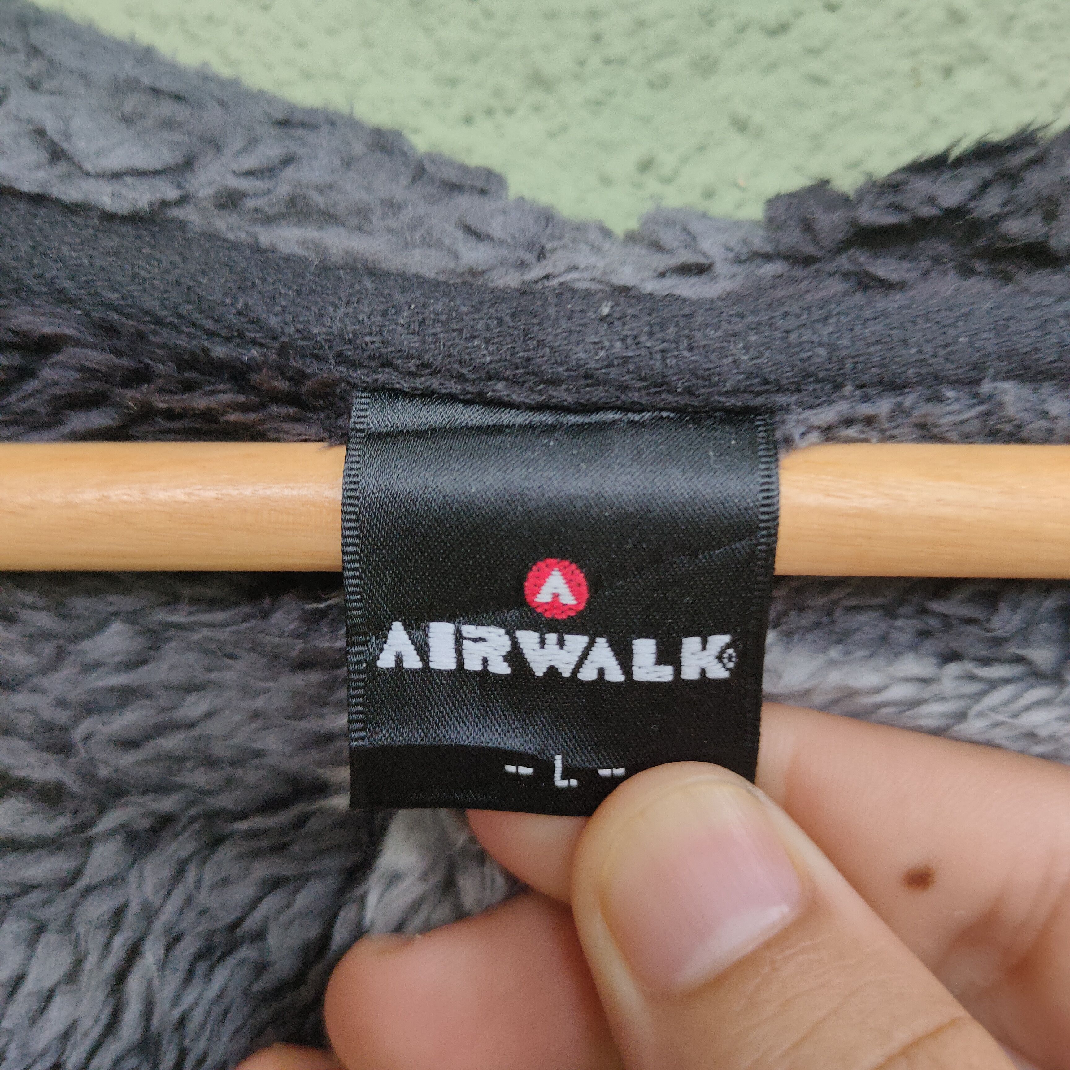 Airwalk Vtg Airwalk Sherpa Fleece Inside Zipper Ups Hoodie Sweater Size US M / EU 48-50 / 2 - 7 Thumbnail