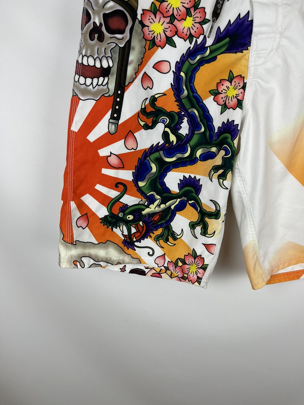 Christian Audigier Ed Hardy by Christian Audigier printed skull geisha biglogo Size US 32 / EU 48 - 4 Thumbnail