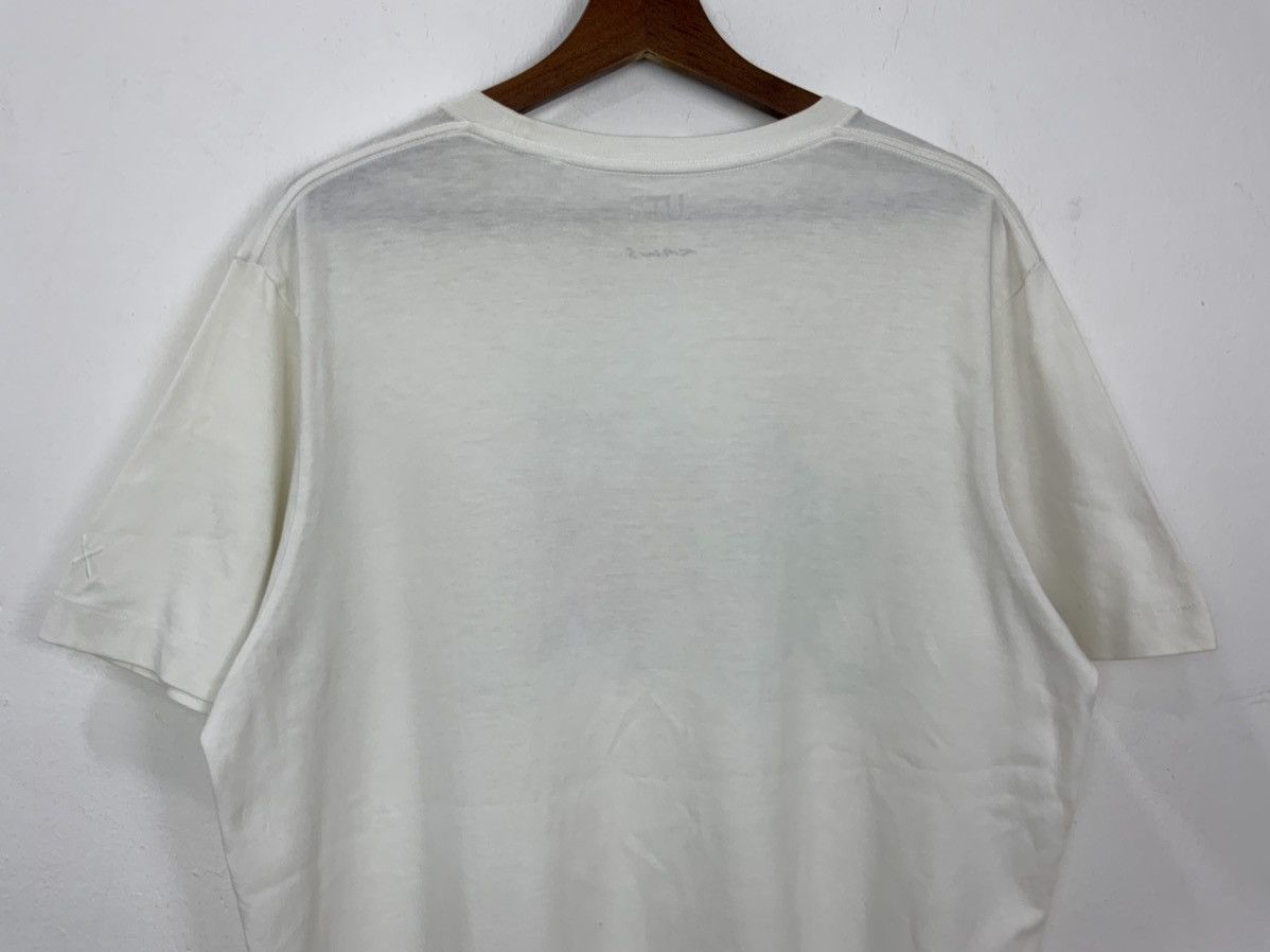 Kaws UT Kaws Rare Streetwear Single Stitch Tee Size US L / EU 52-54 / 3 - 9 Thumbnail