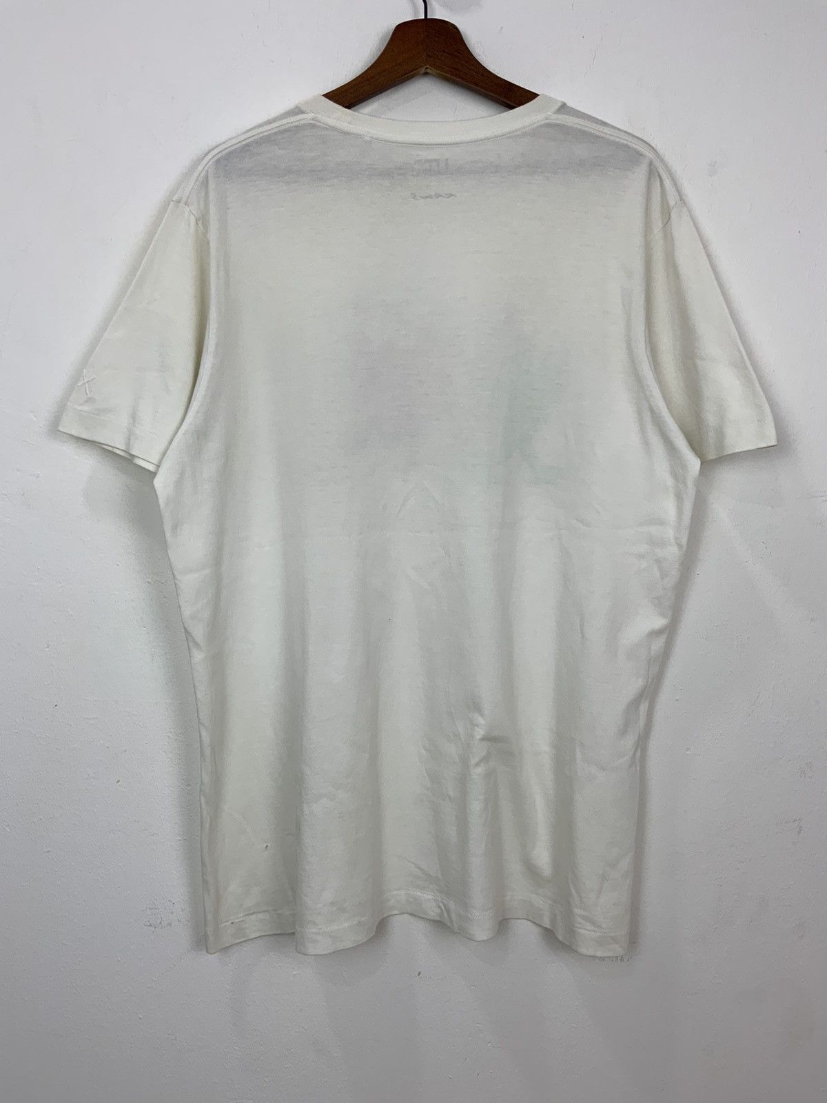 Kaws UT Kaws Rare Streetwear Single Stitch Tee Size US L / EU 52-54 / 3 - 8 Thumbnail