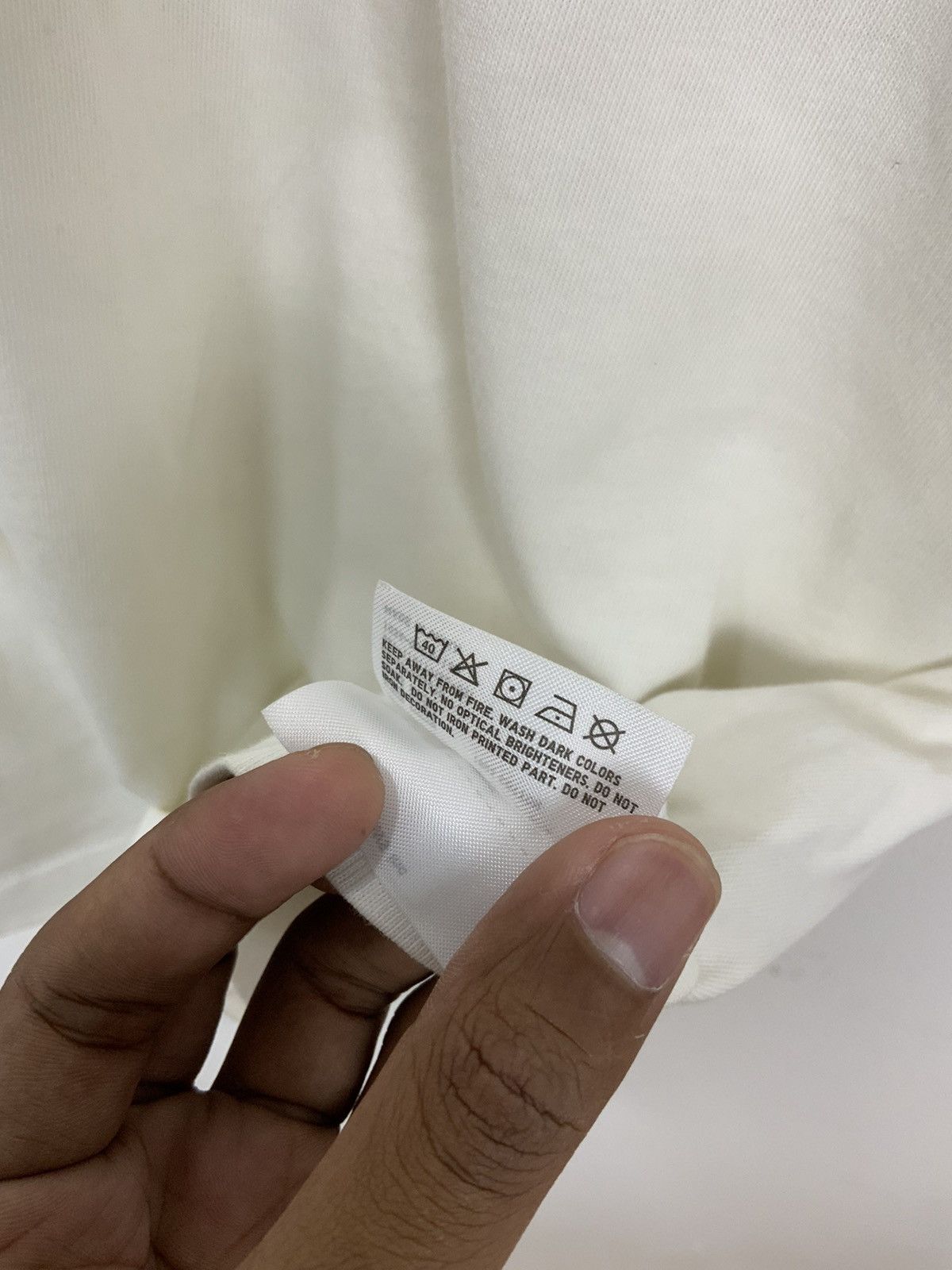 Kaws UT Kaws Rare Streetwear Single Stitch Tee Size US L / EU 52-54 / 3 - 17 Thumbnail