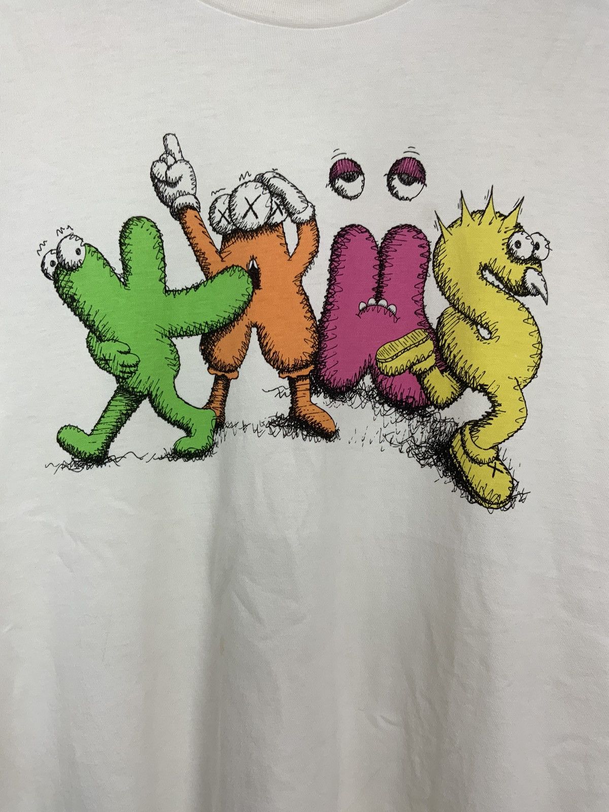 Kaws UT Kaws Rare Streetwear Single Stitch Tee Size US L / EU 52-54 / 3 - 5 Thumbnail