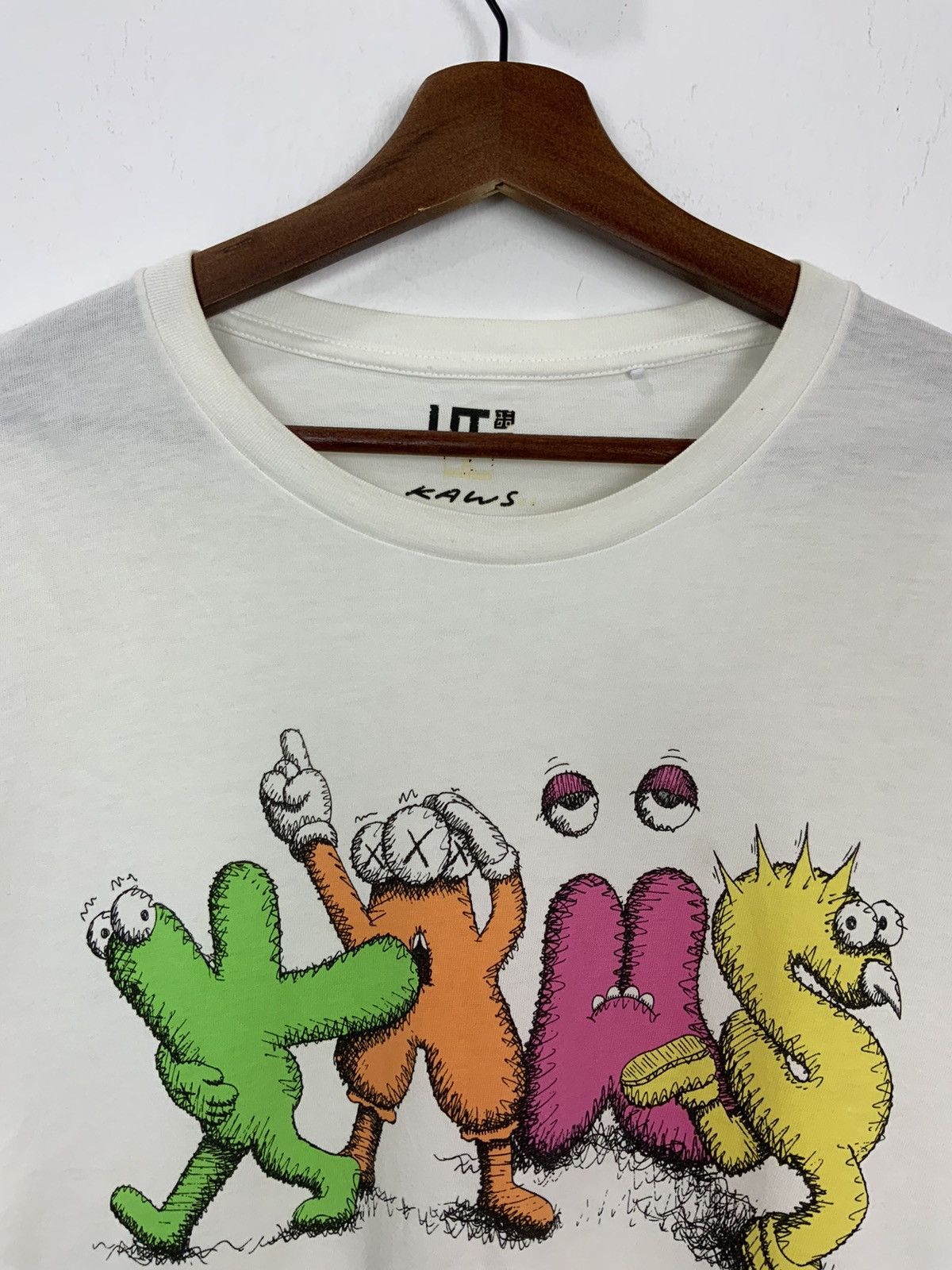 Kaws UT Kaws Rare Streetwear Single Stitch Tee Size US L / EU 52-54 / 3 - 4 Thumbnail