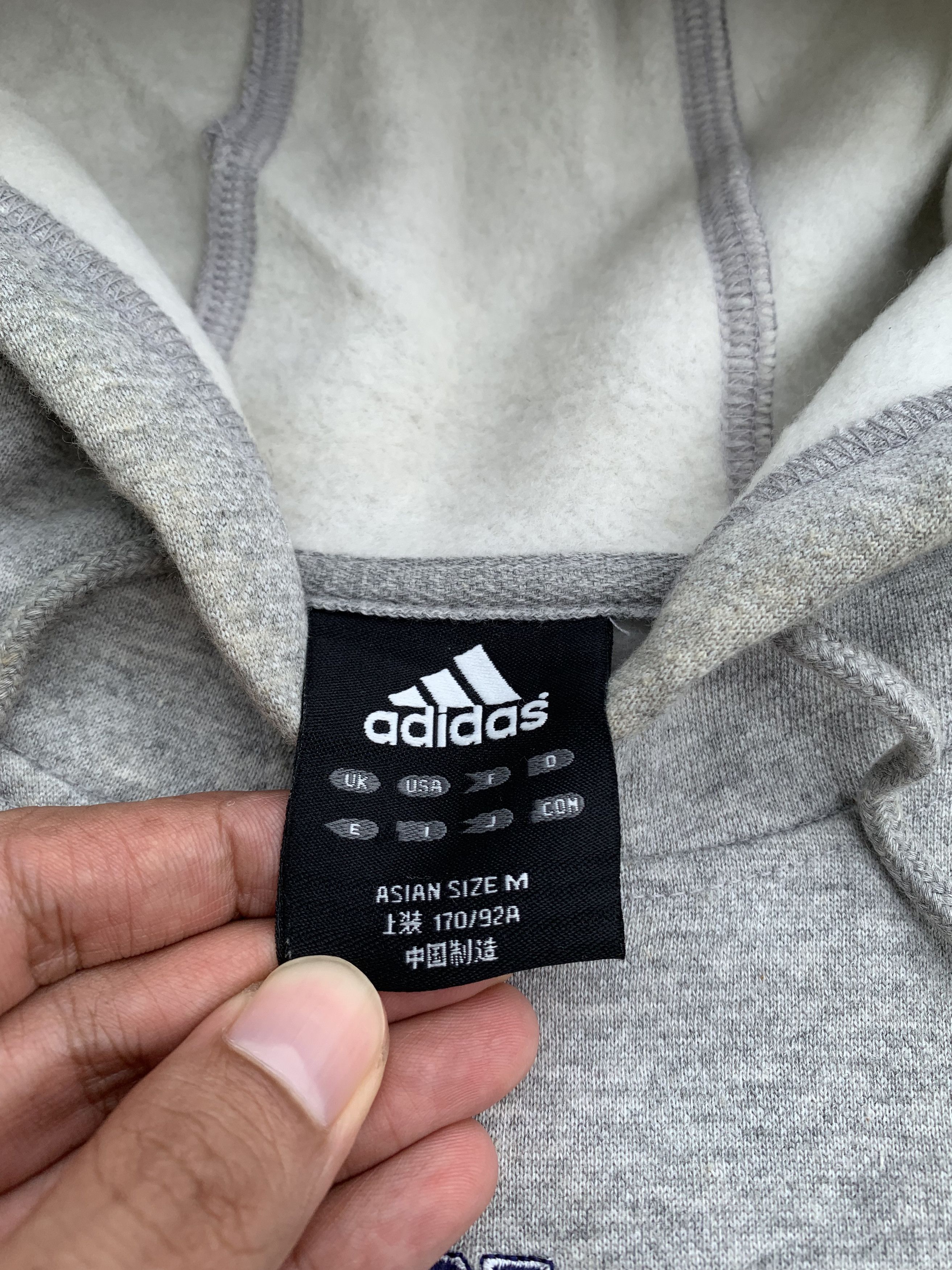 Adidas Vintage Adidas Embroidery Spell Out Logo Hoodie Size US L / EU 52-54 / 3 - 8 Thumbnail
