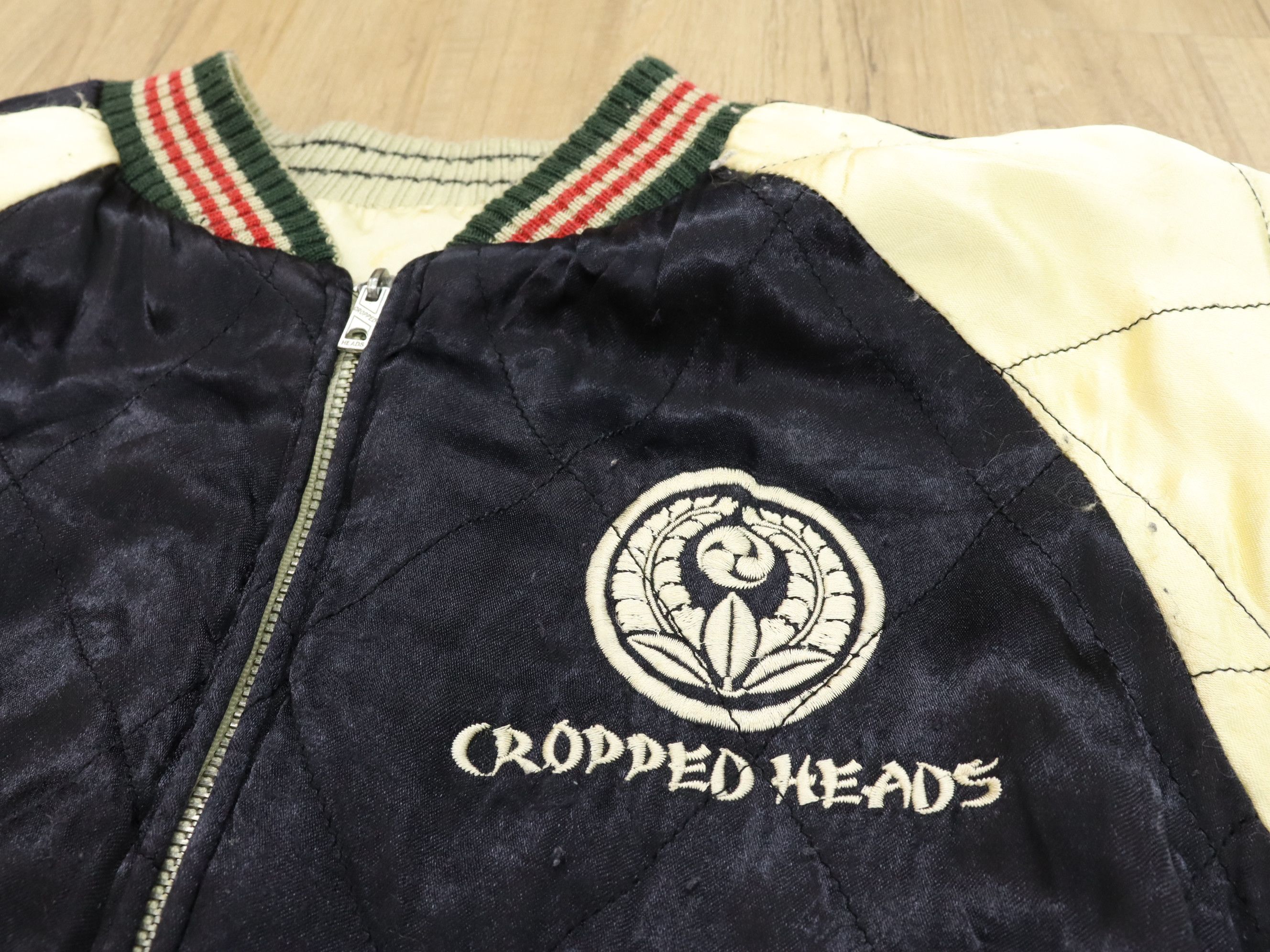 Japanese Brand VTG. TIGER NAGOYA CROPPED HEADS RAYON REVERSIBLE SUKAJAN Size US S / EU 44-46 / 1 - 21 Thumbnail