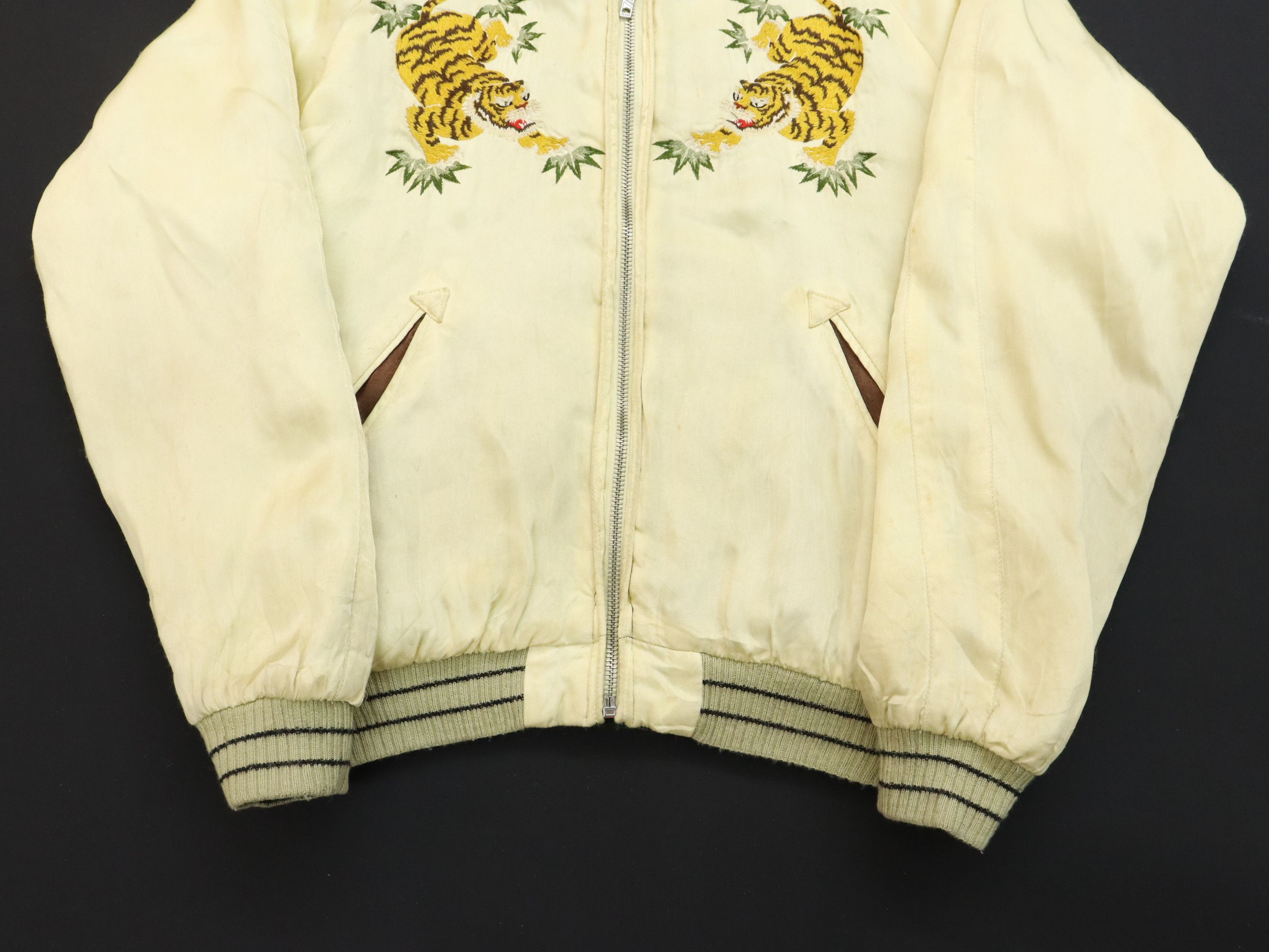 Japanese Brand VTG. TIGER NAGOYA CROPPED HEADS RAYON REVERSIBLE SUKAJAN Size US S / EU 44-46 / 1 - 12 Thumbnail