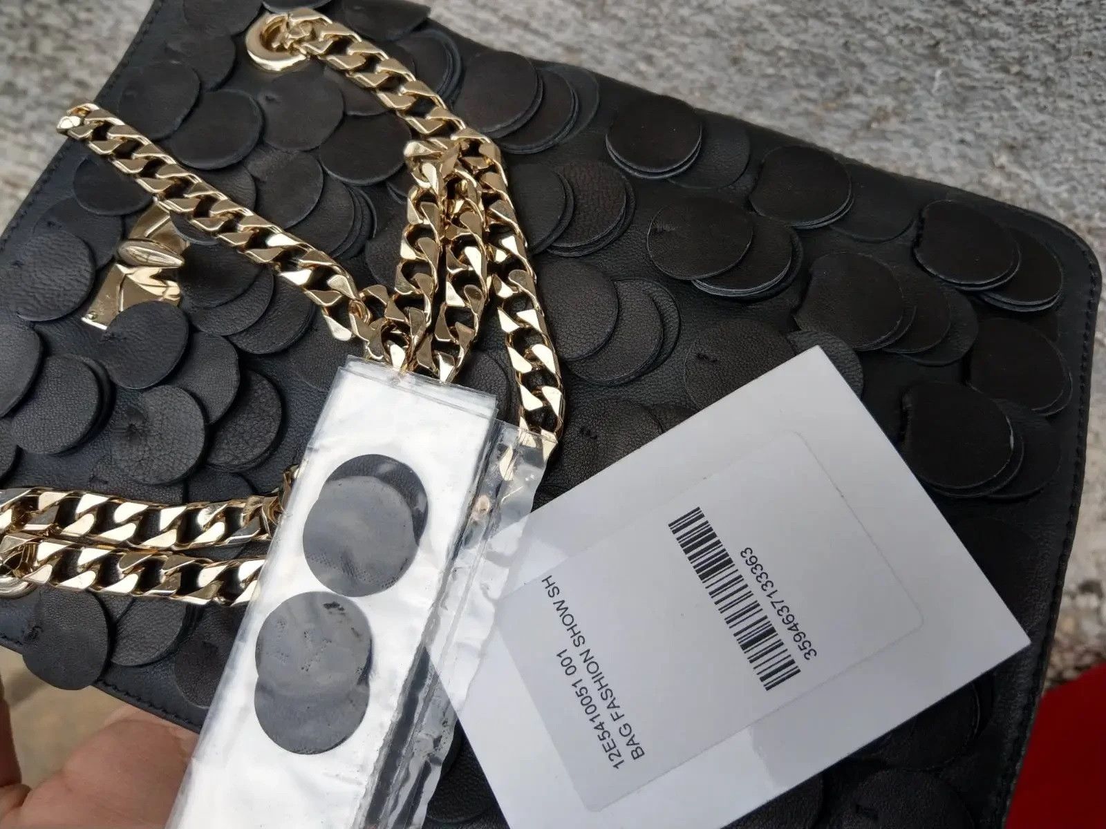 Givenchy GIVENCHY Shark Tooth Black Leather Gold Chain Small Tote Size ONE SIZE - 13 Thumbnail