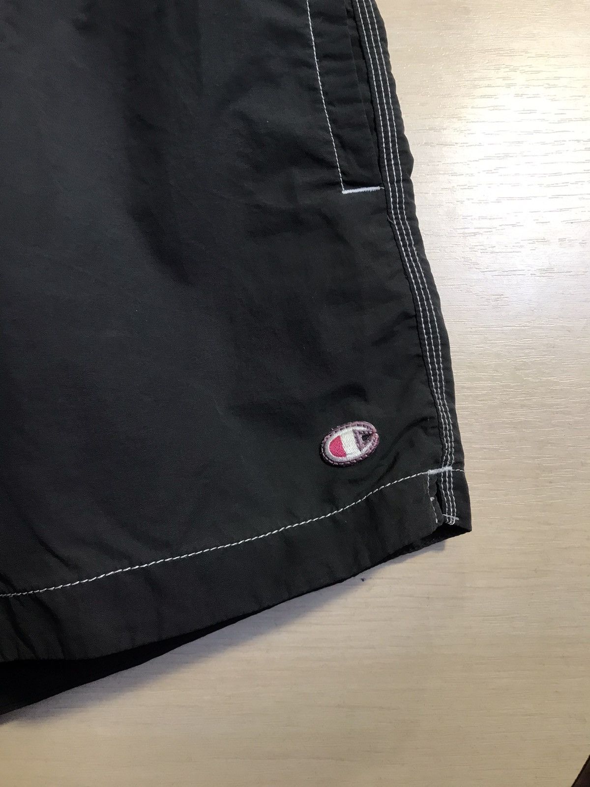 Champion Vintage Champion streetwear shorts Size US 34 / EU 50 - 3 Thumbnail