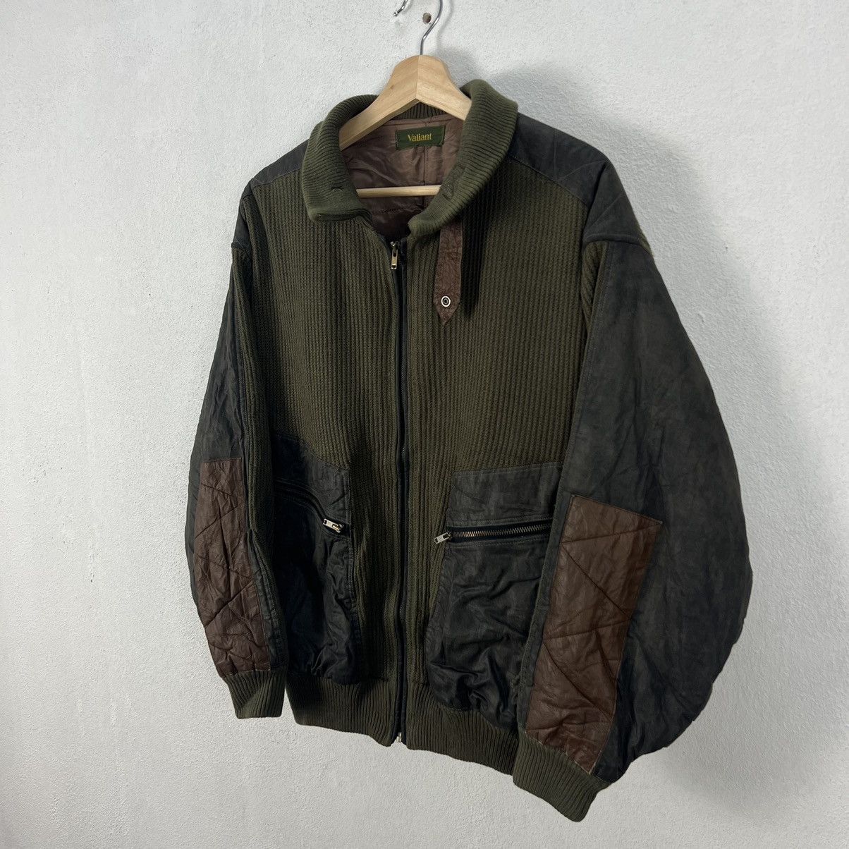 Japanese Brand VINTAGE VALIANT BOMBER JACKET DESIGN MULTI POCKET CARGO Size US L / EU 52-54 / 3 - 13 Thumbnail