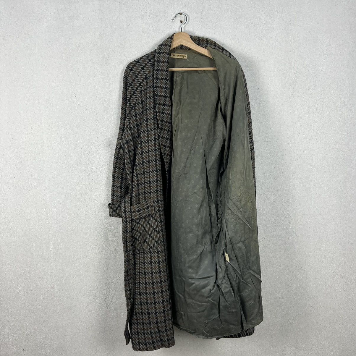 Japanese Brand VINTAGE PIERRE BALMAIN PARIS BATHROBE NOVA CHECK DESIGN Size US M / EU 48-50 / 2 - 9 Thumbnail