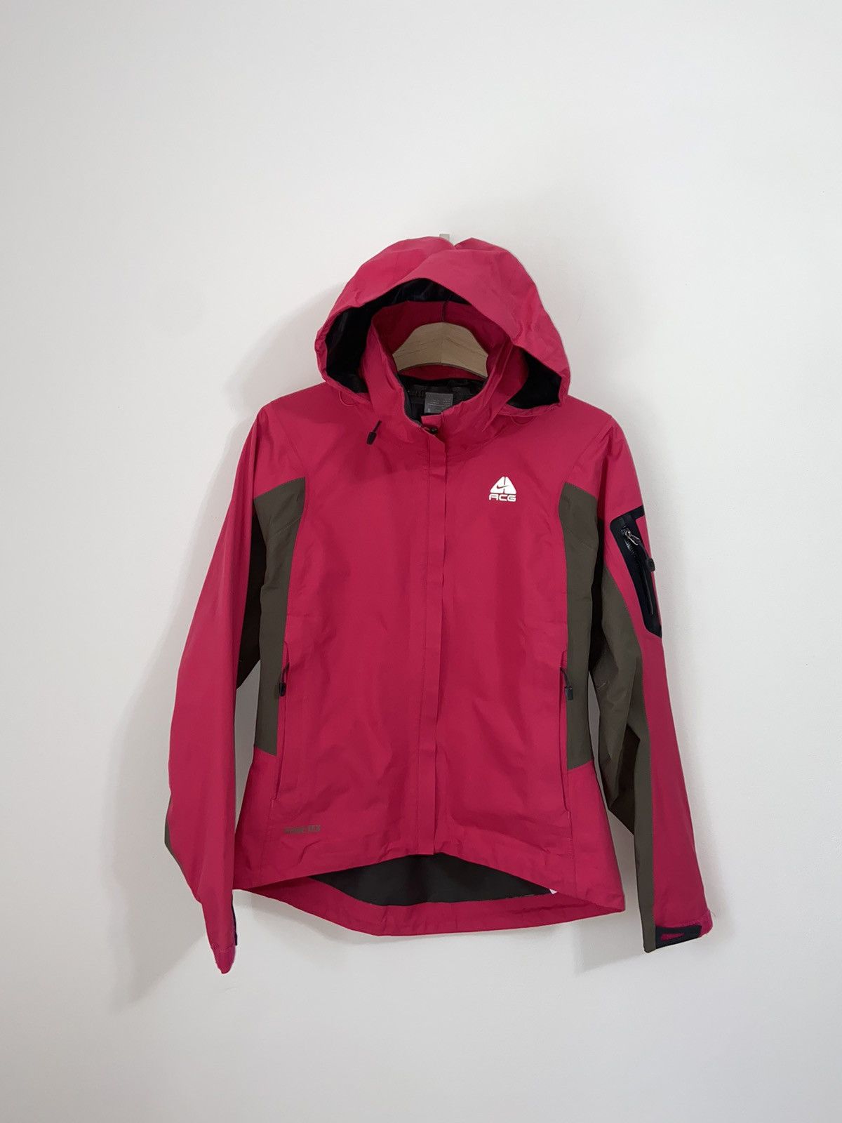 Nike Nike ACG Vintage Jacket GoreTex Size S / US 4 / IT 40 - 1 Thumbnail