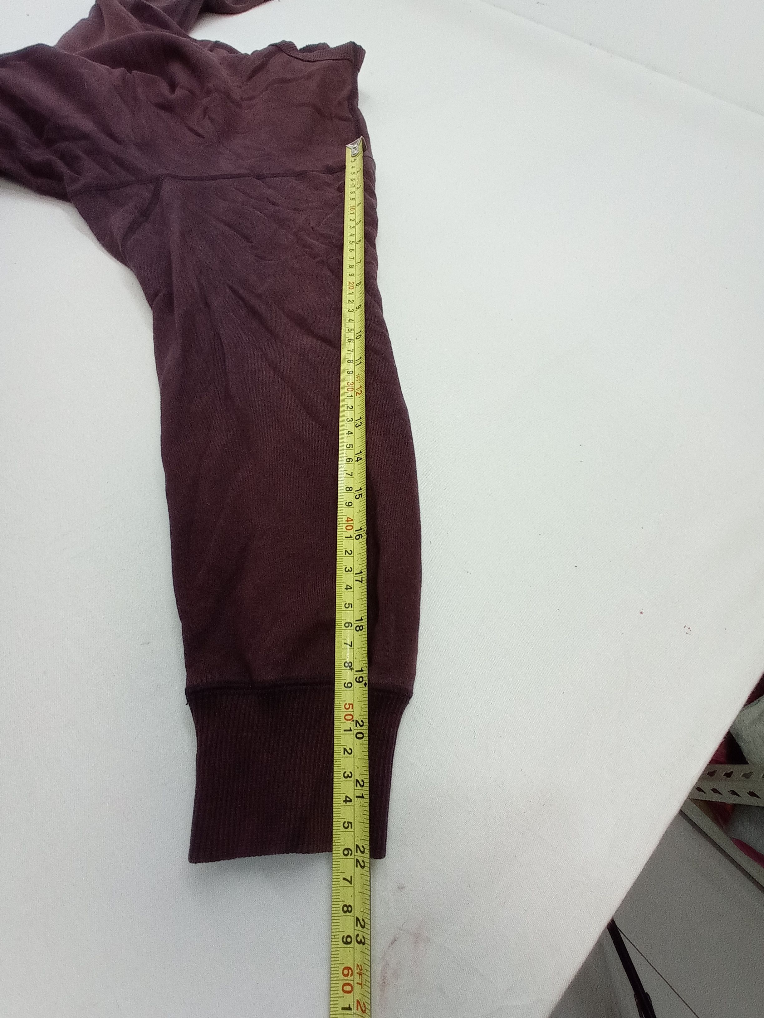 Uniqlo Vintage Uniqlo Maroon Sweatshirt Size US L / EU 52-54 / 3 - 3 Thumbnail