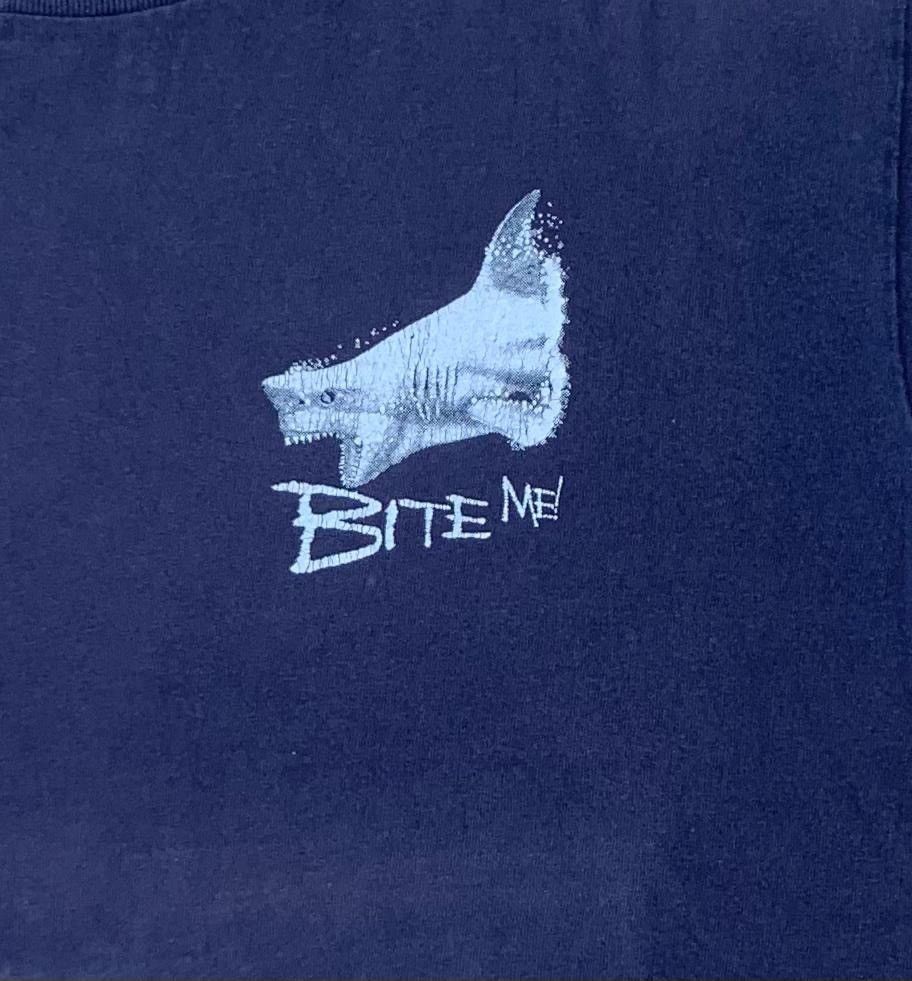 Anvil × Vintage vintage tee C - 10 Bite Me Bermuda jaws parody Size US M / EU 48-50 / 2 - 4 Thumbnail