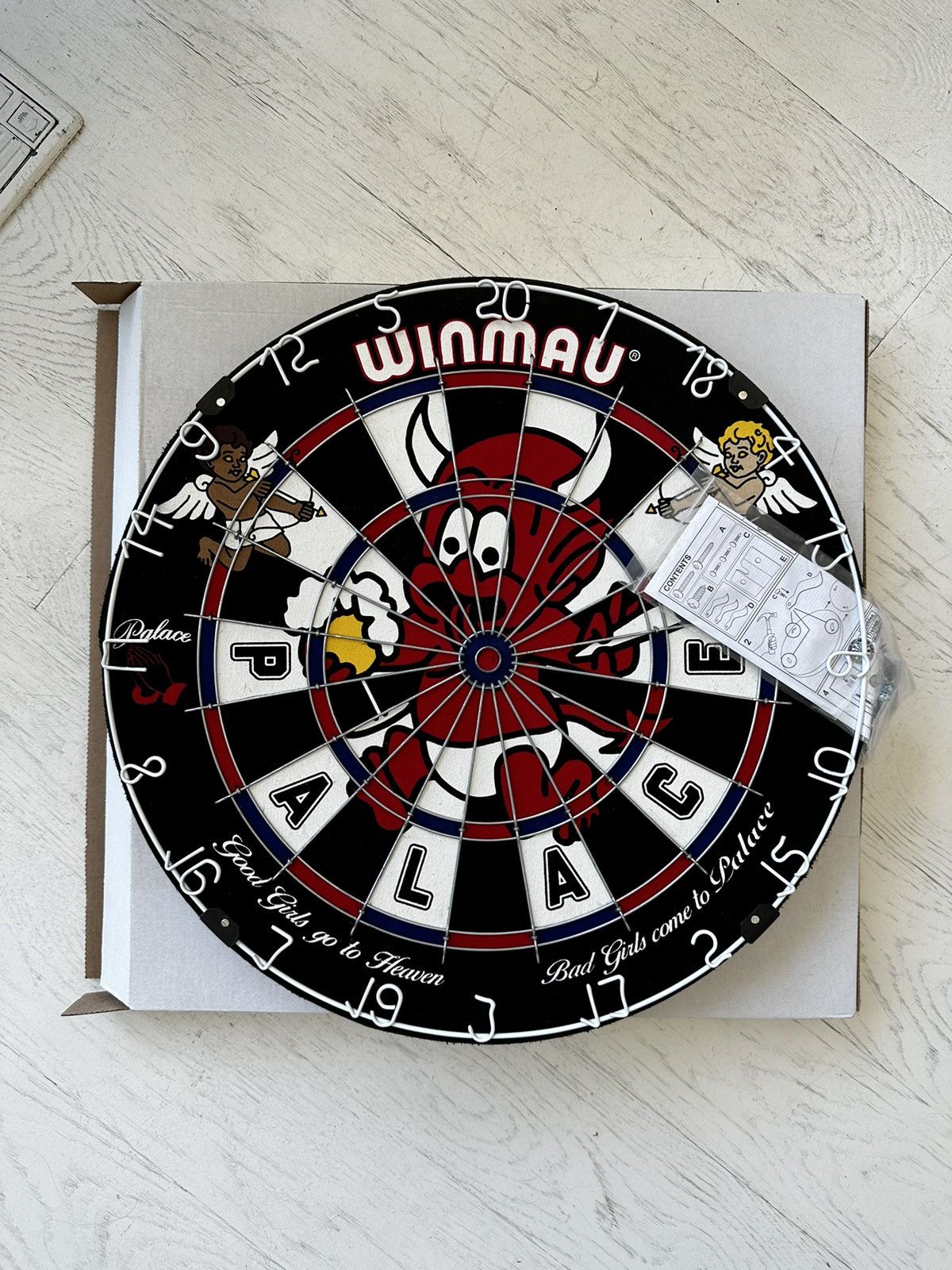 image of Palace Winmau Dartboard in Black, Men's