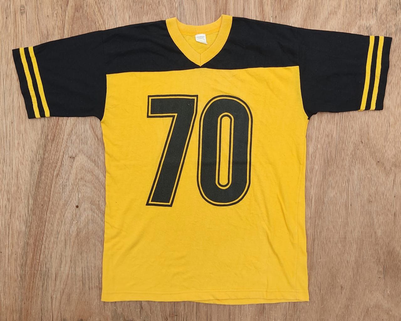vintage tee 70s D4 v neck