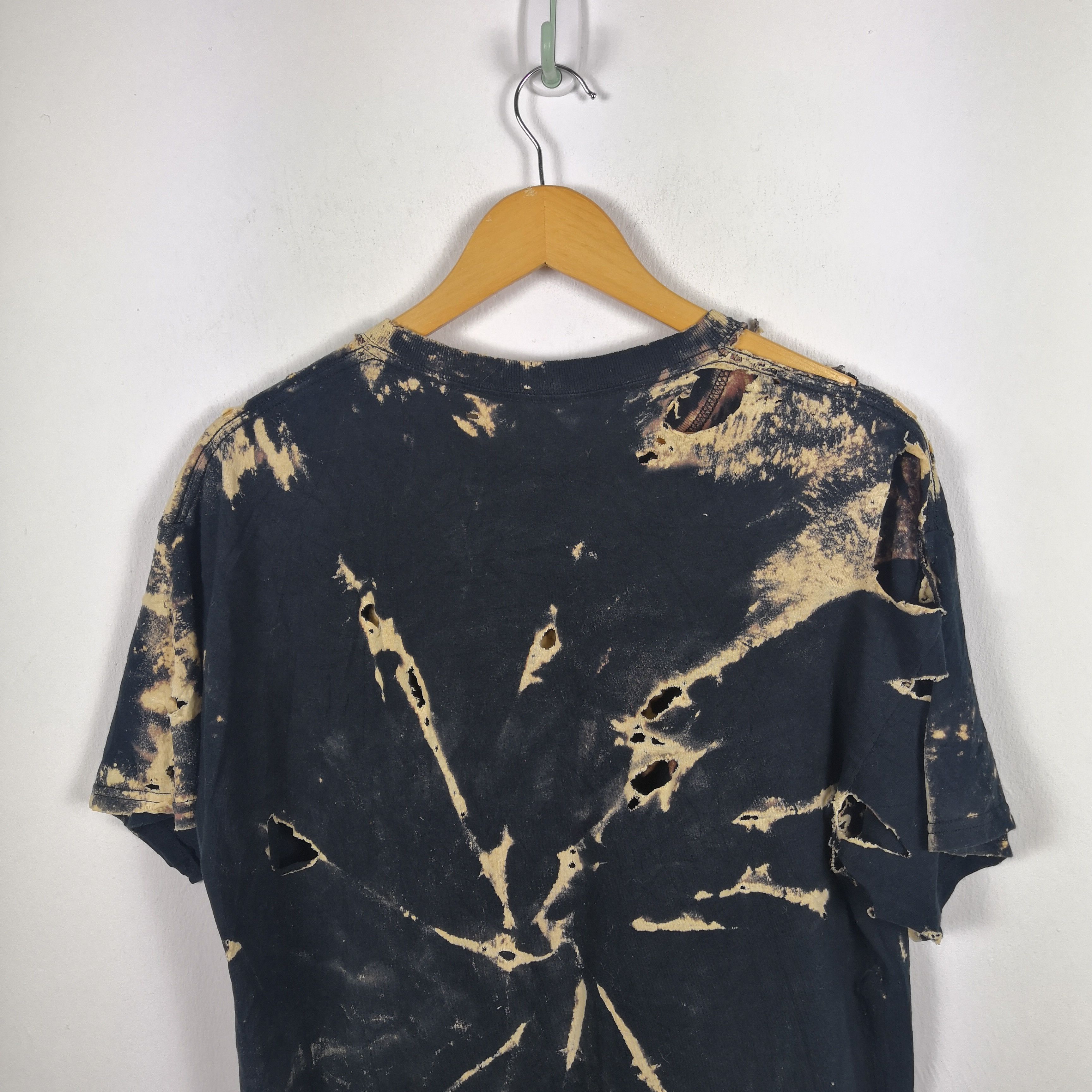 Band Tees Iron Maiden T-Shirt Kanye Homeless Rockabilia Tees BS17900. Size US L / EU 52-54 / 3 - 10 Thumbnail