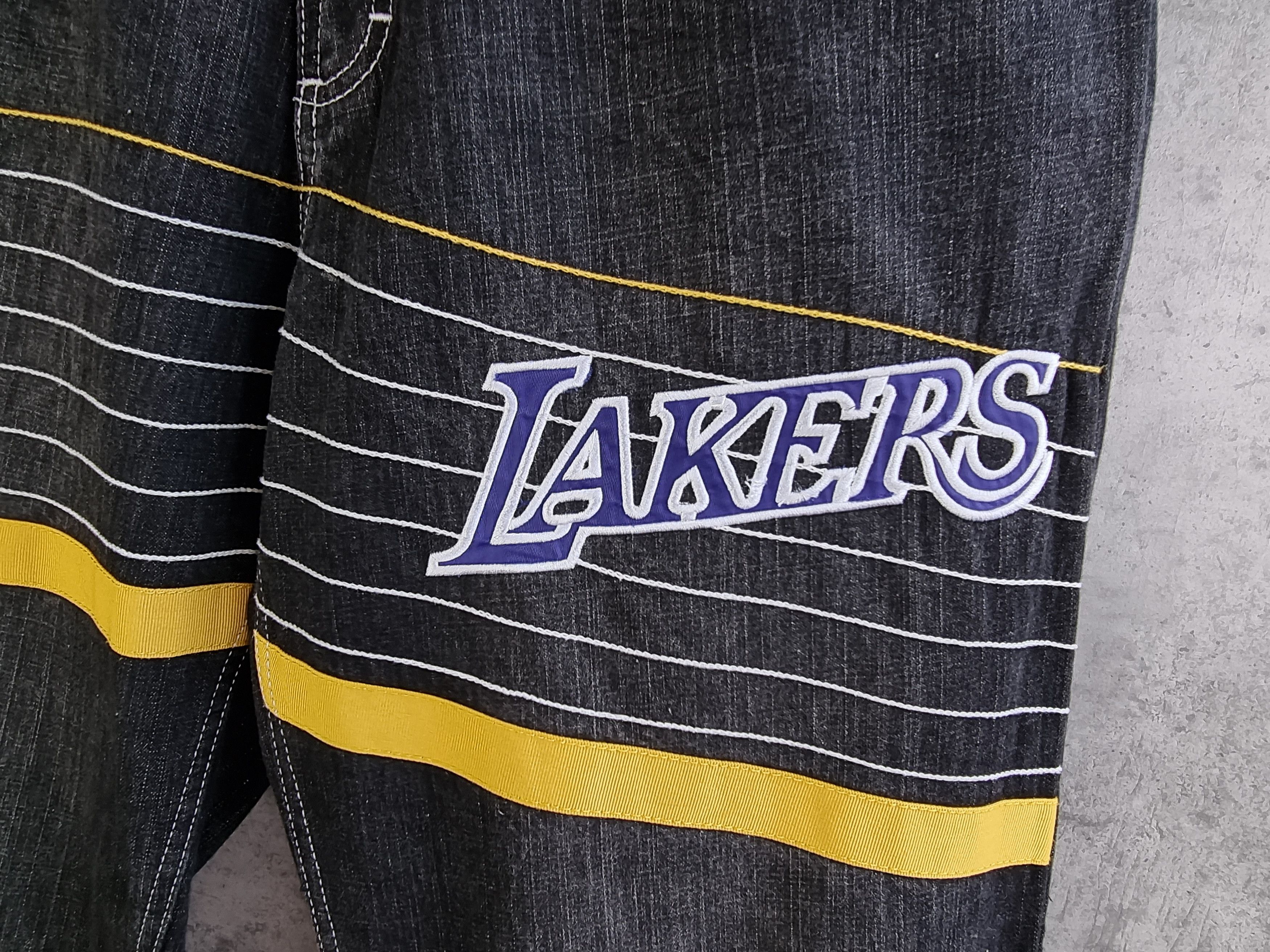 NBA × Vintage 90s Los Angeles Lakers Big logo Vintage Denim Pant Size US 30 / EU 46 - 4 Thumbnail