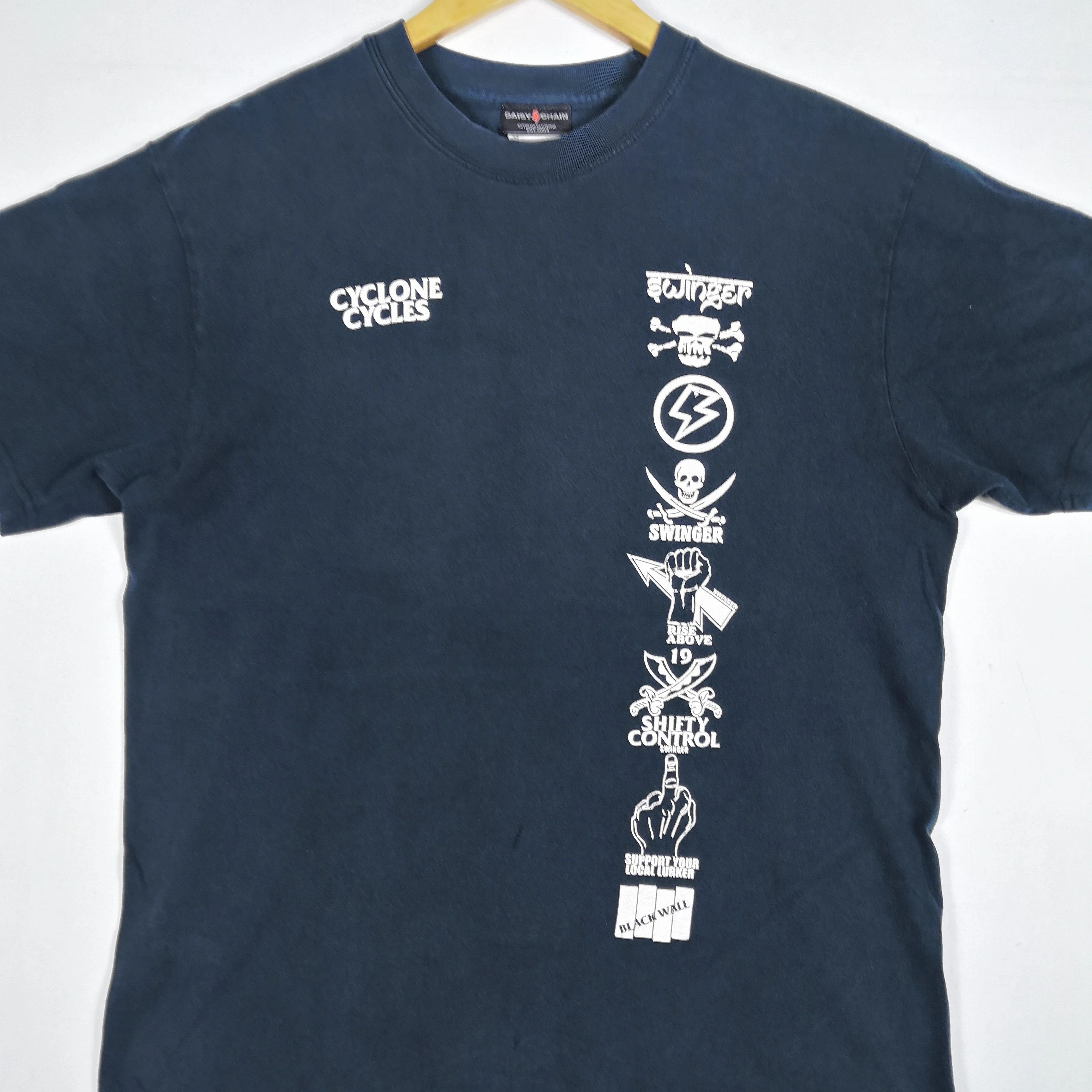 Japanese Brand × Playstation Vintage Y2k Black Wall T-shirt alike Black Flag Crewneck Tee Size US L / EU 52-54 / 3 - 6 Thumbnail