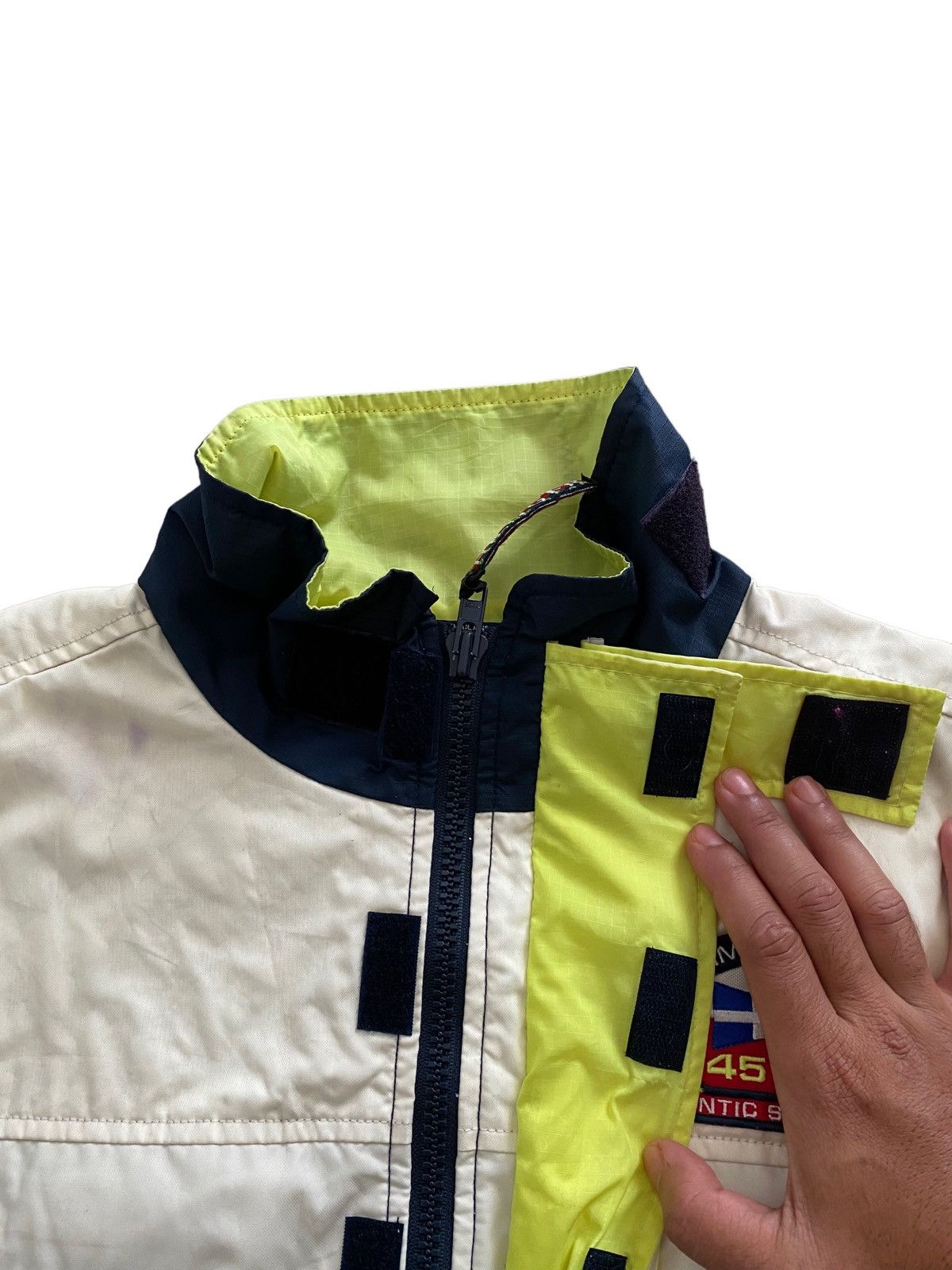 Tommy Hilfiger × Vintage Vintage Tommy Hilfiger Sailing Gear ROBOT Vest nice design Size US L / EU 52-54 / 3 - 6 Thumbnail