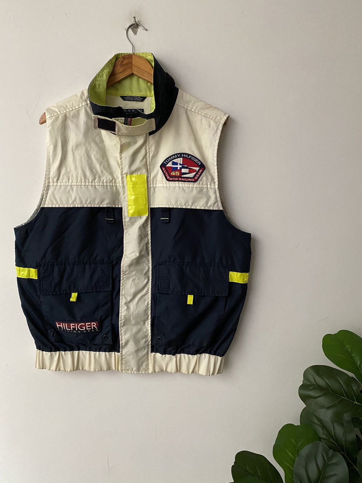 Tommy Hilfiger × Vintage Vintage Tommy Hilfiger Sailing Gear ROBOT Vest nice design Size US L / EU 52-54 / 3 - 2 Thumbnail