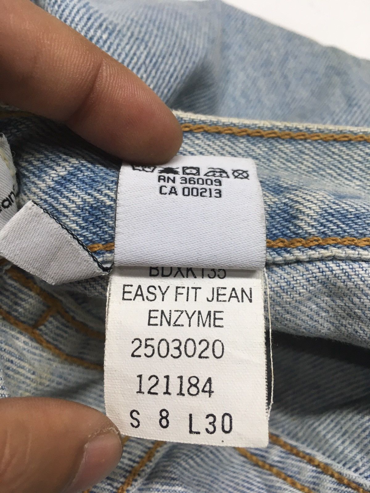 Calvin Klein × Vintage Vintage ‘80 Calvin Klein easy fit jean light wash blue deni Size US 29 - 13 Thumbnail