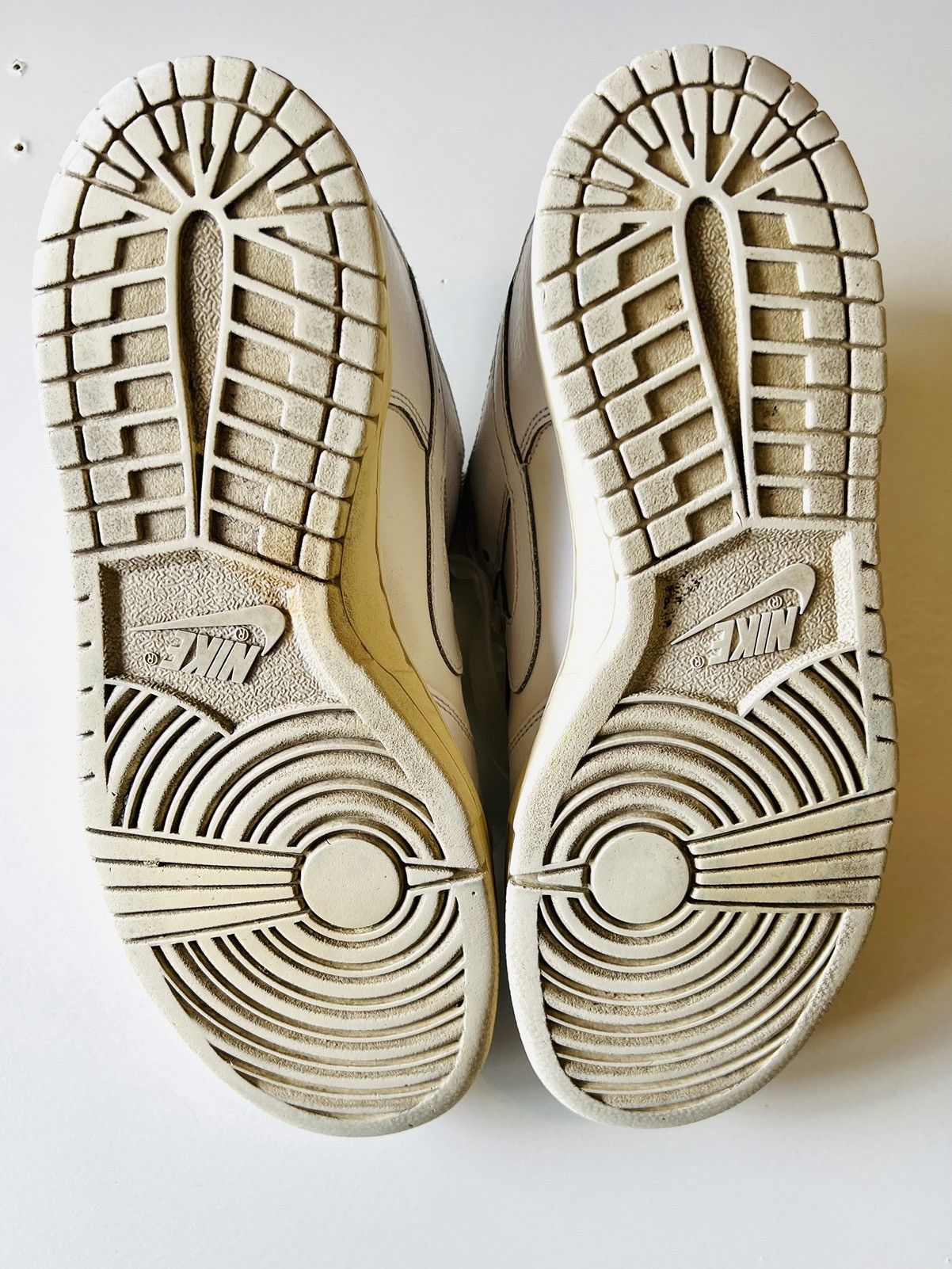 Nike Nike Dunk Low Triple White Size US 10 / EU 43 - 7 Thumbnail