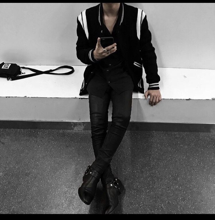Hedi Slimane × Saint Laurent Paris Saint Laurent X Hedi slimane teddy bomber black jacket Size US S / EU 44-46 / 1 - 12 Thumbnail