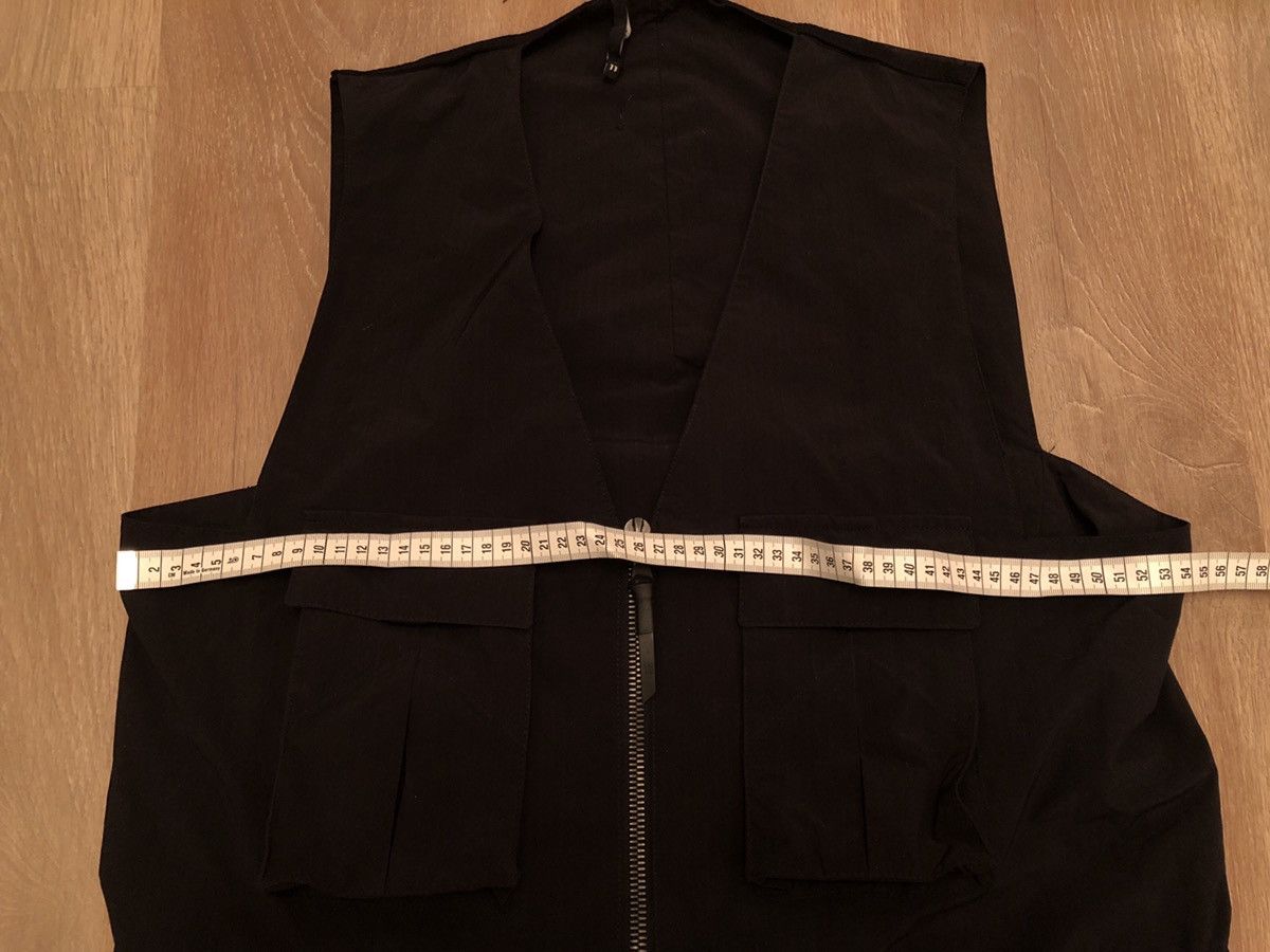 11 By Boris Bidjan Saberi FINAL DROP! 11 By Boris Bidjan Saberi Vest Size US L / EU 52-54 / 3 - 5 Thumbnail