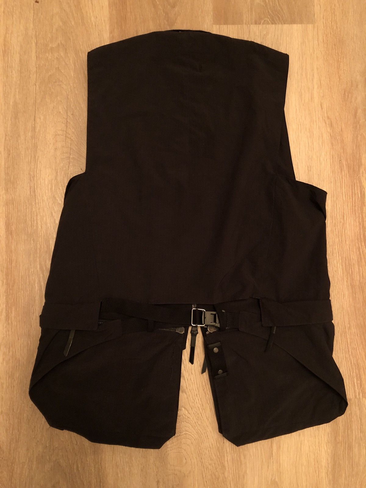 11 By Boris Bidjan Saberi FINAL DROP! 11 By Boris Bidjan Saberi Vest Size US L / EU 52-54 / 3 - 4 Thumbnail
