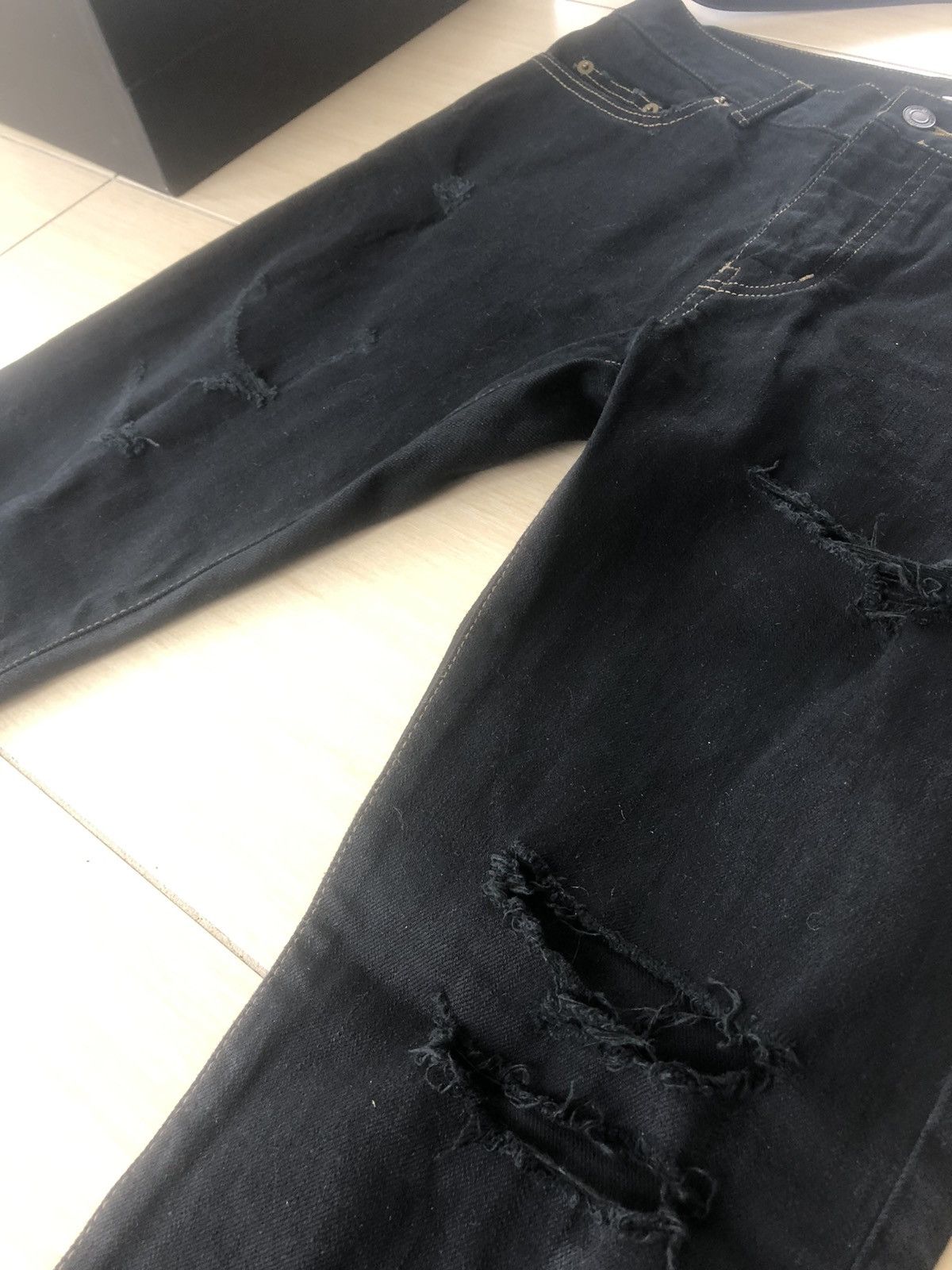 Hedi Slimane × Saint Laurent Paris Saint Laurent Trash D02 x Hedi slimane size 30 Size US 30 / EU 46 - 14 Thumbnail