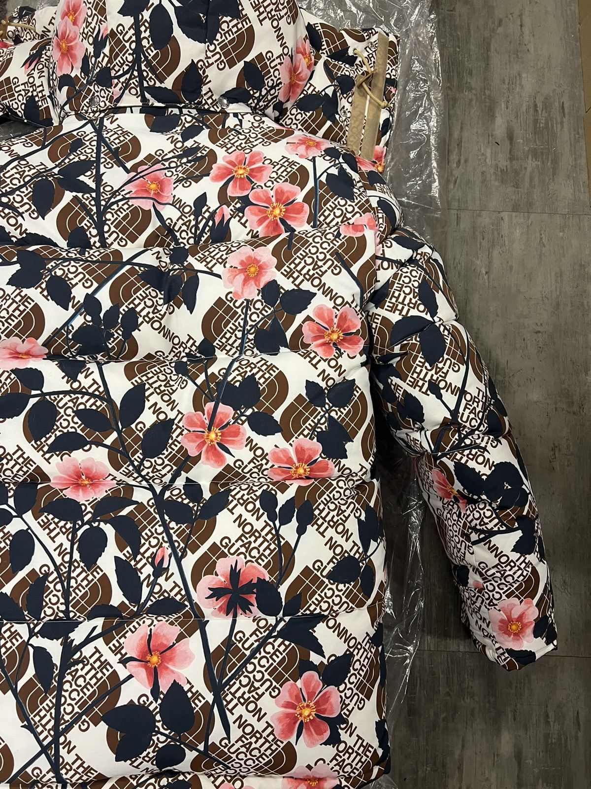 Gucci × The North Face Gucci x The North Face Floral Down Parka sz M Size US M / EU 48-50 / 2 - 12 Thumbnail