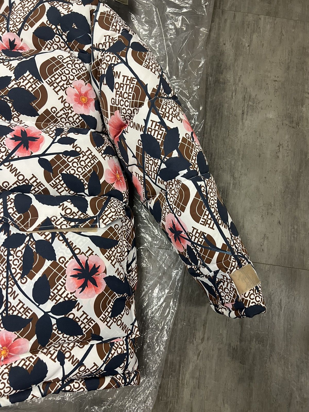 Gucci × The North Face Gucci x The North Face Floral Down Parka sz M Size US M / EU 48-50 / 2 - 18 Thumbnail