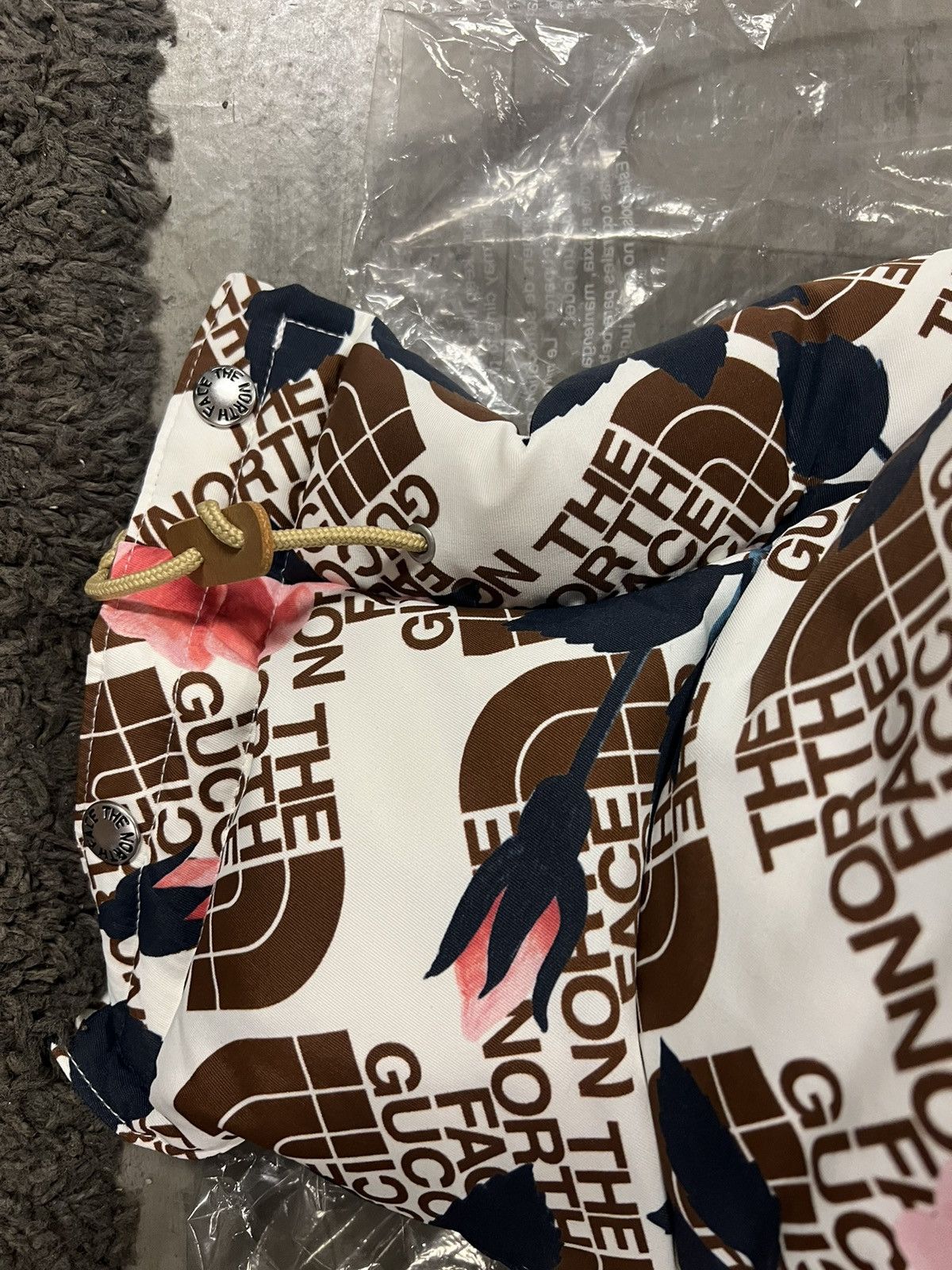 Gucci × The North Face Gucci x The North Face Floral Down Parka sz M Size US M / EU 48-50 / 2 - 15 Thumbnail