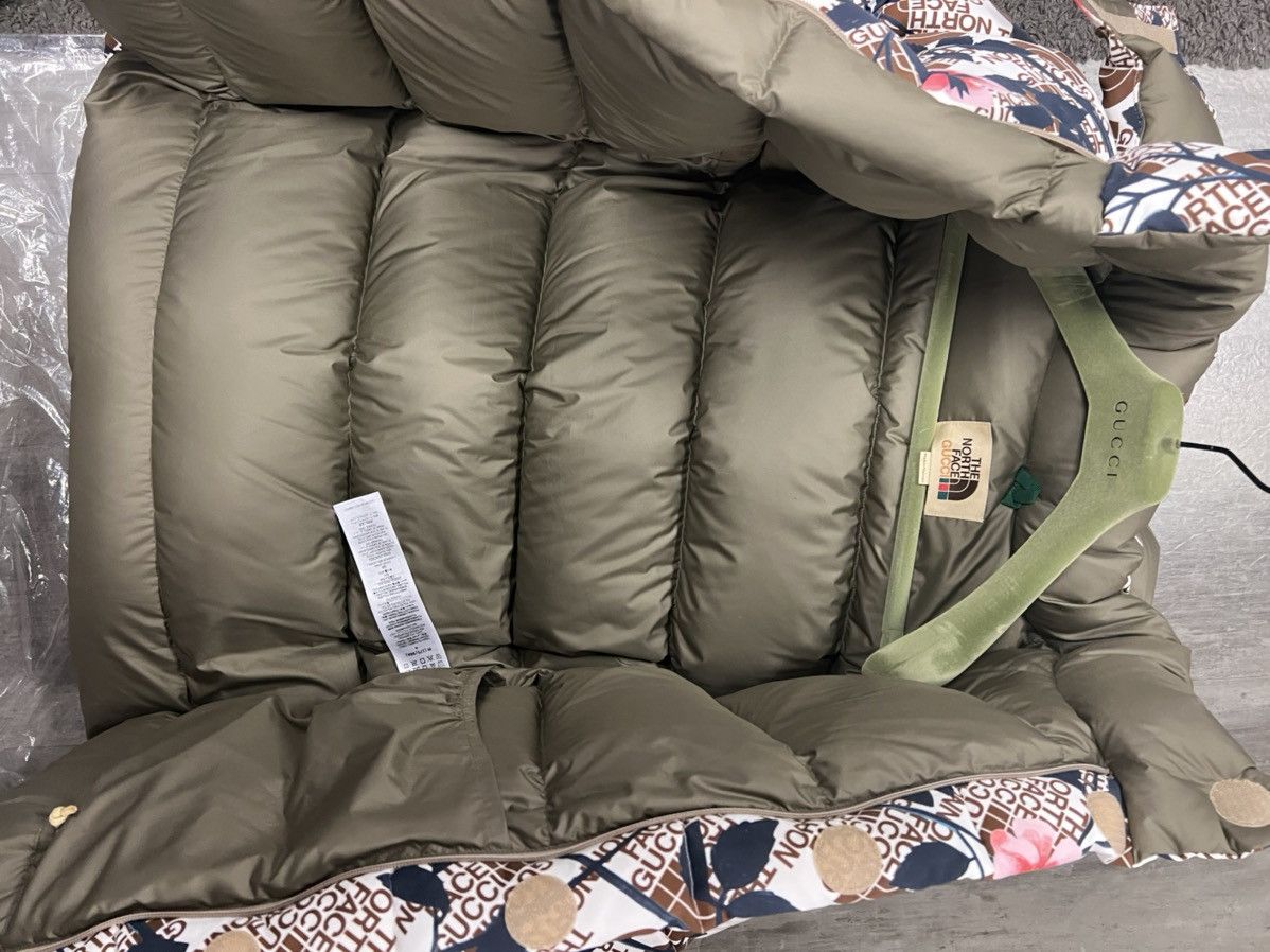 Gucci × The North Face Gucci x The North Face Floral Down Parka sz M Size US M / EU 48-50 / 2 - 25 Thumbnail